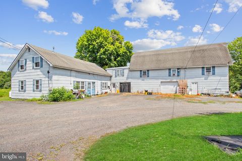 Photo of 33 Allens Road, HIGHTSTOWN, NJ 08520 (MLS # NJME2064844)