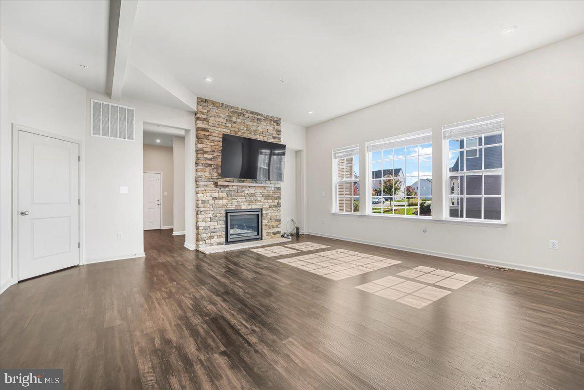 TALLYN RIDGE - Residential