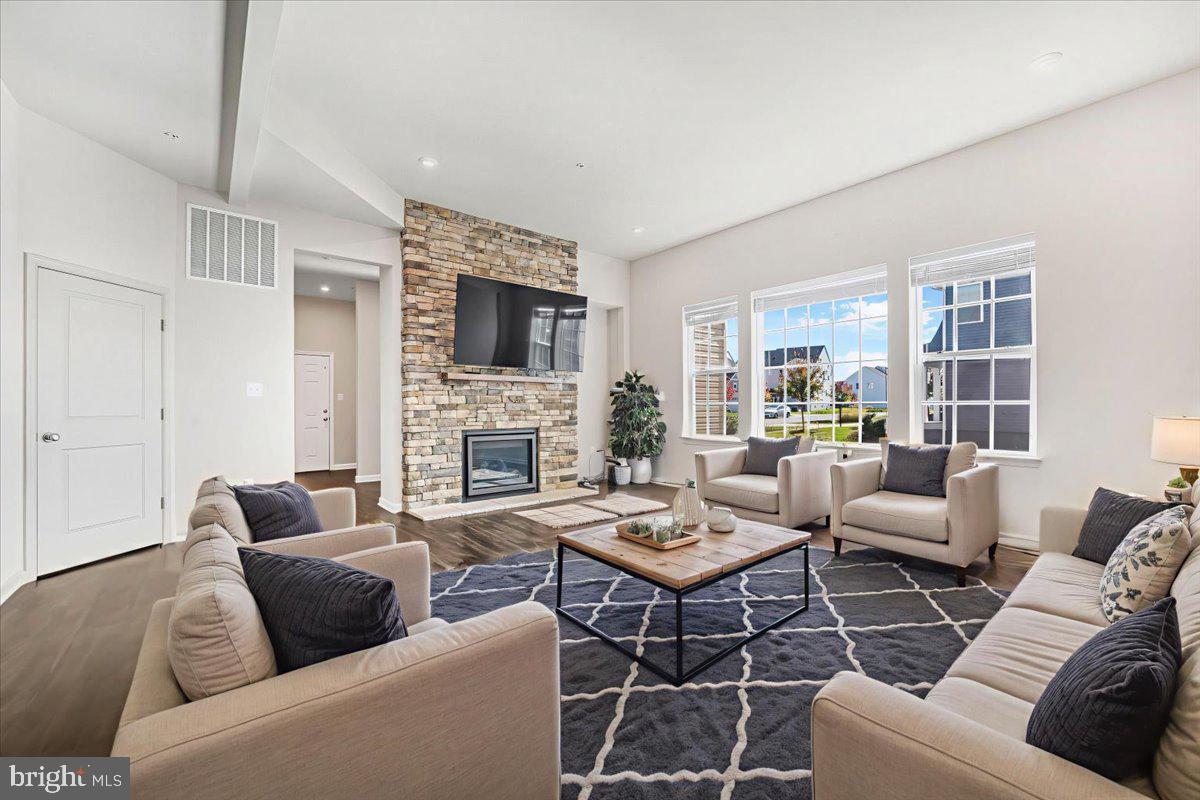 TALLYN RIDGE - Residential