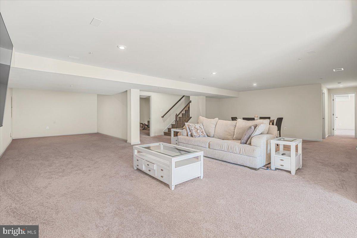 TALLYN RIDGE - Residential