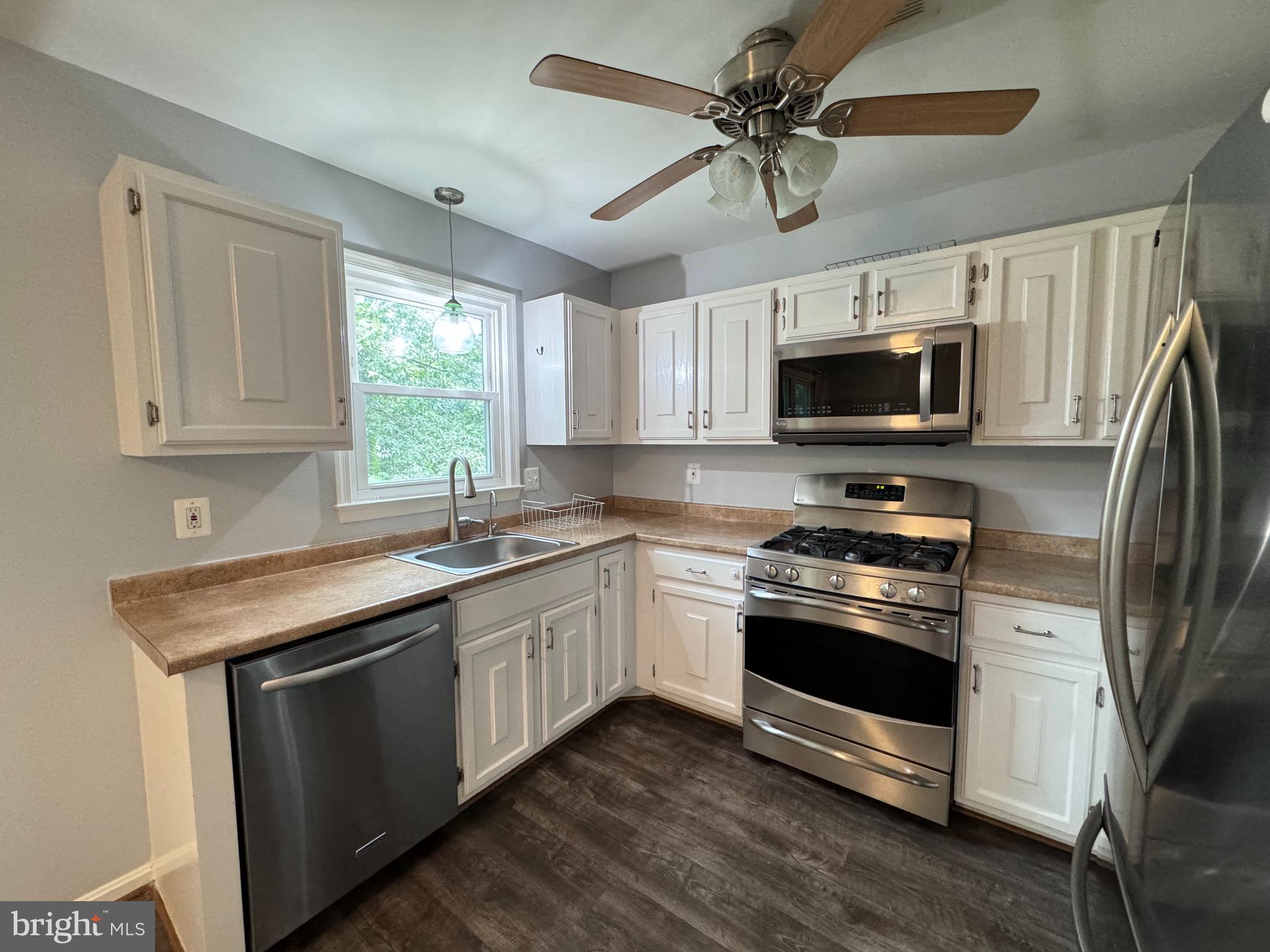 COLONIAL HEIGHTS - Residential Lease