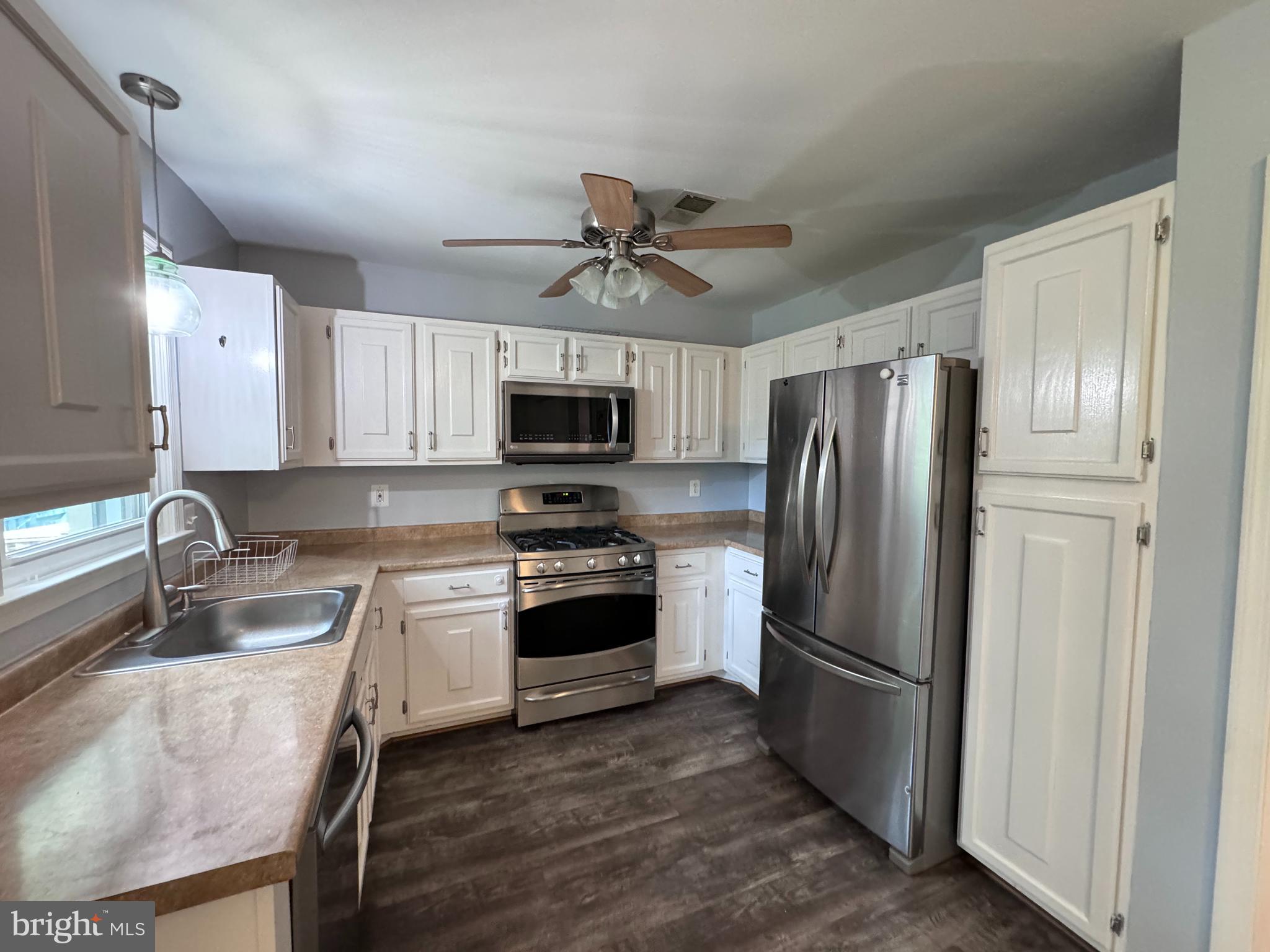 COLONIAL HEIGHTS - Residential Lease