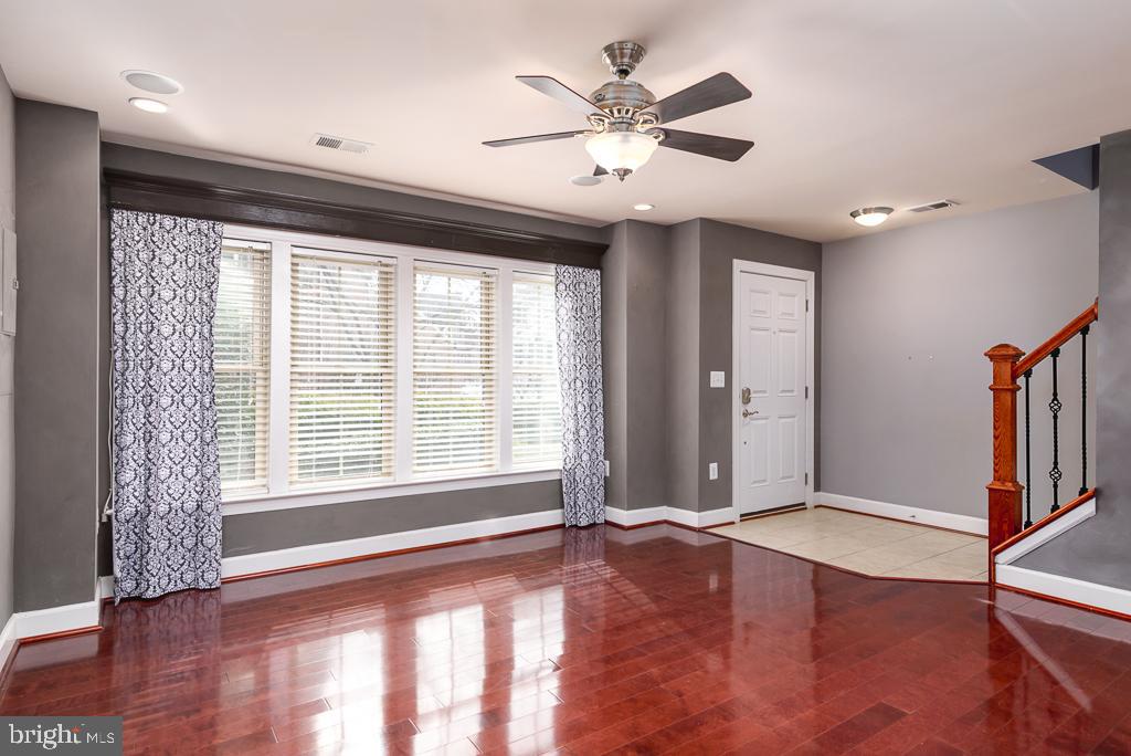 2638 S KENMORE COURT