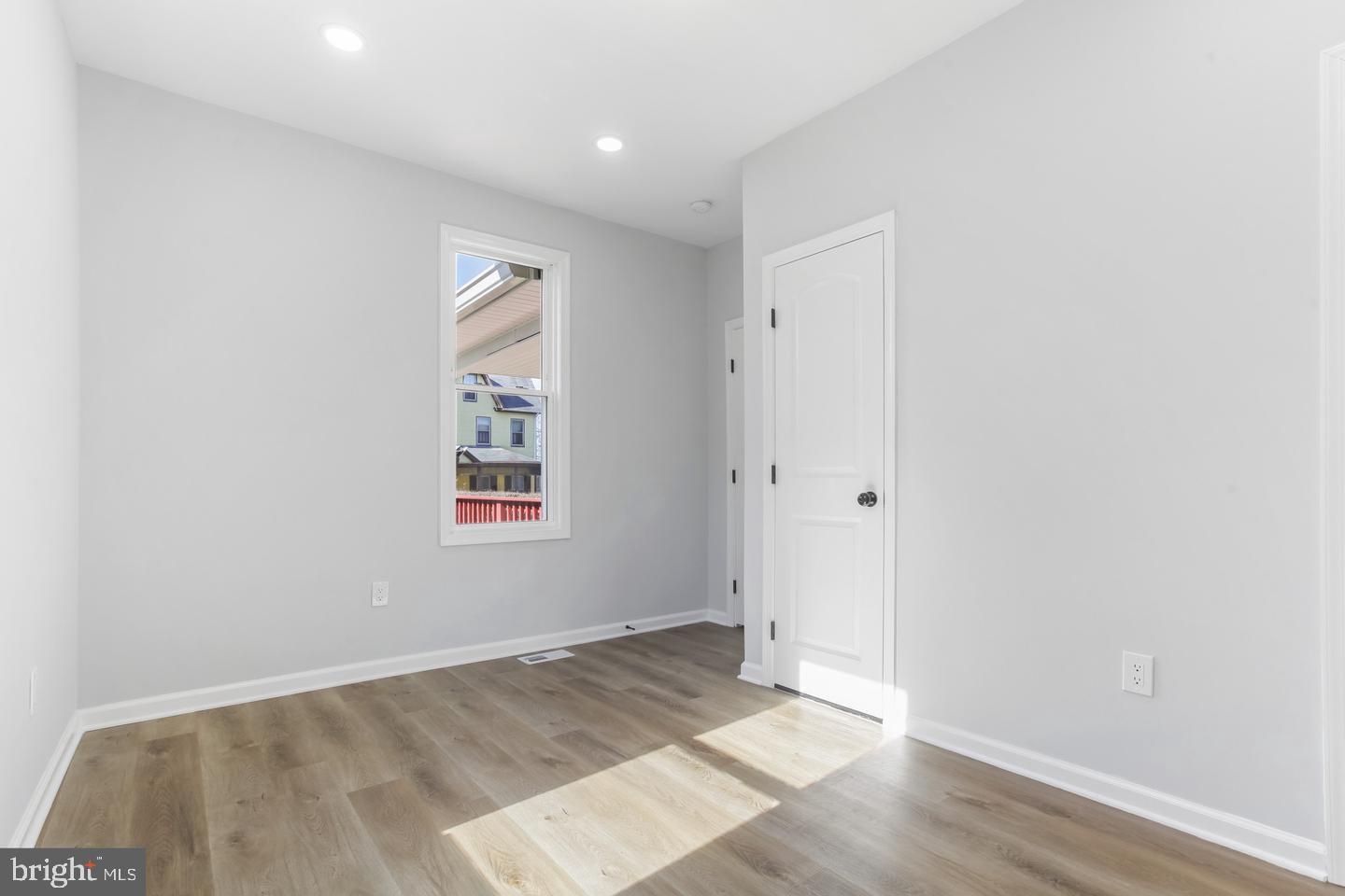 BRIGHTON - Residential