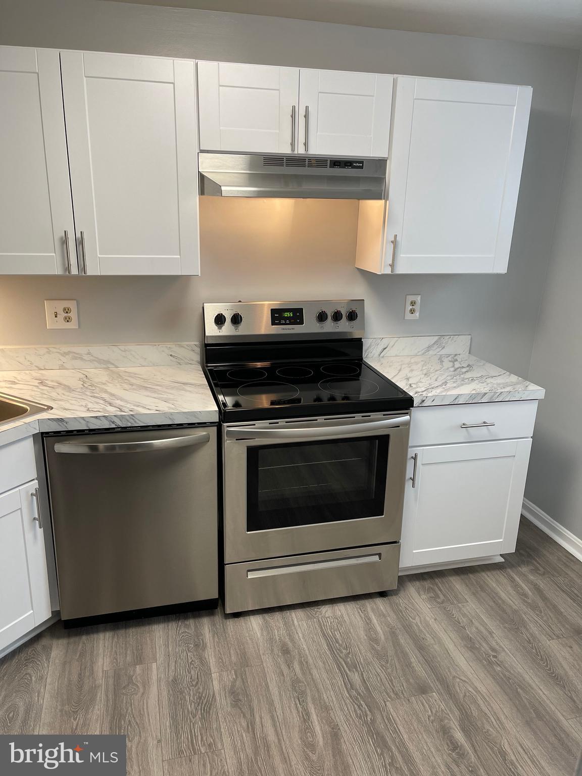 COLONIAL VILLAGE - Residential Lease