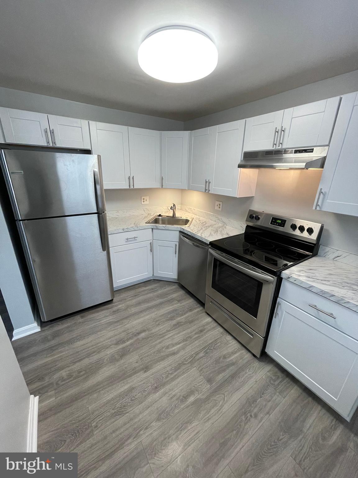 COLONIAL VILLAGE - Residential Lease