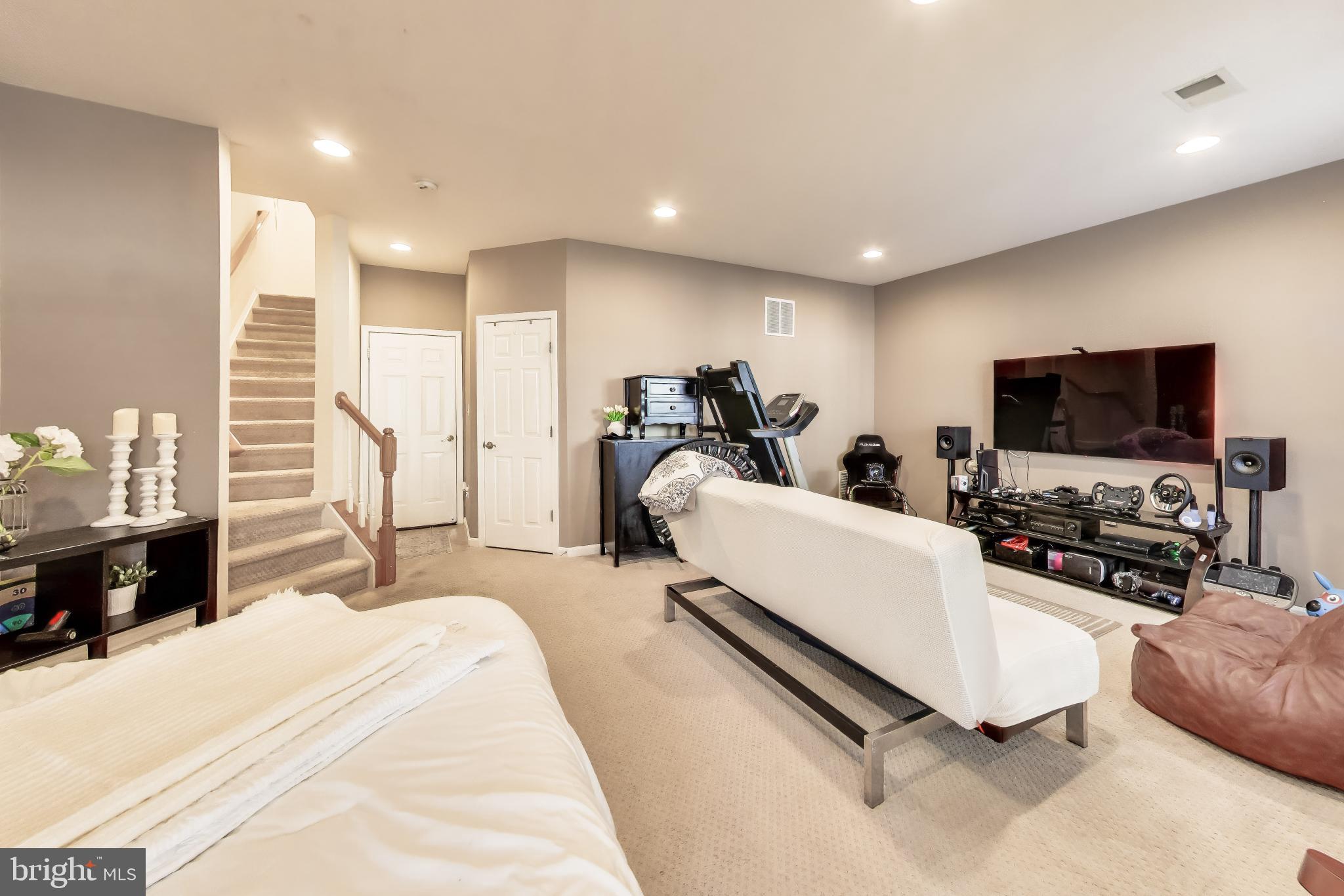 LAUREL HIGHLANDS - Residential