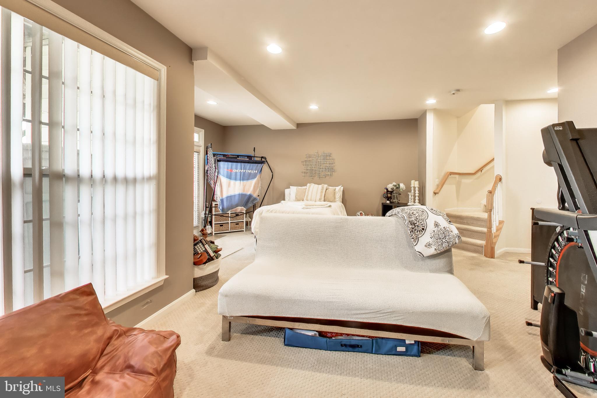 LAUREL HIGHLANDS - Residential