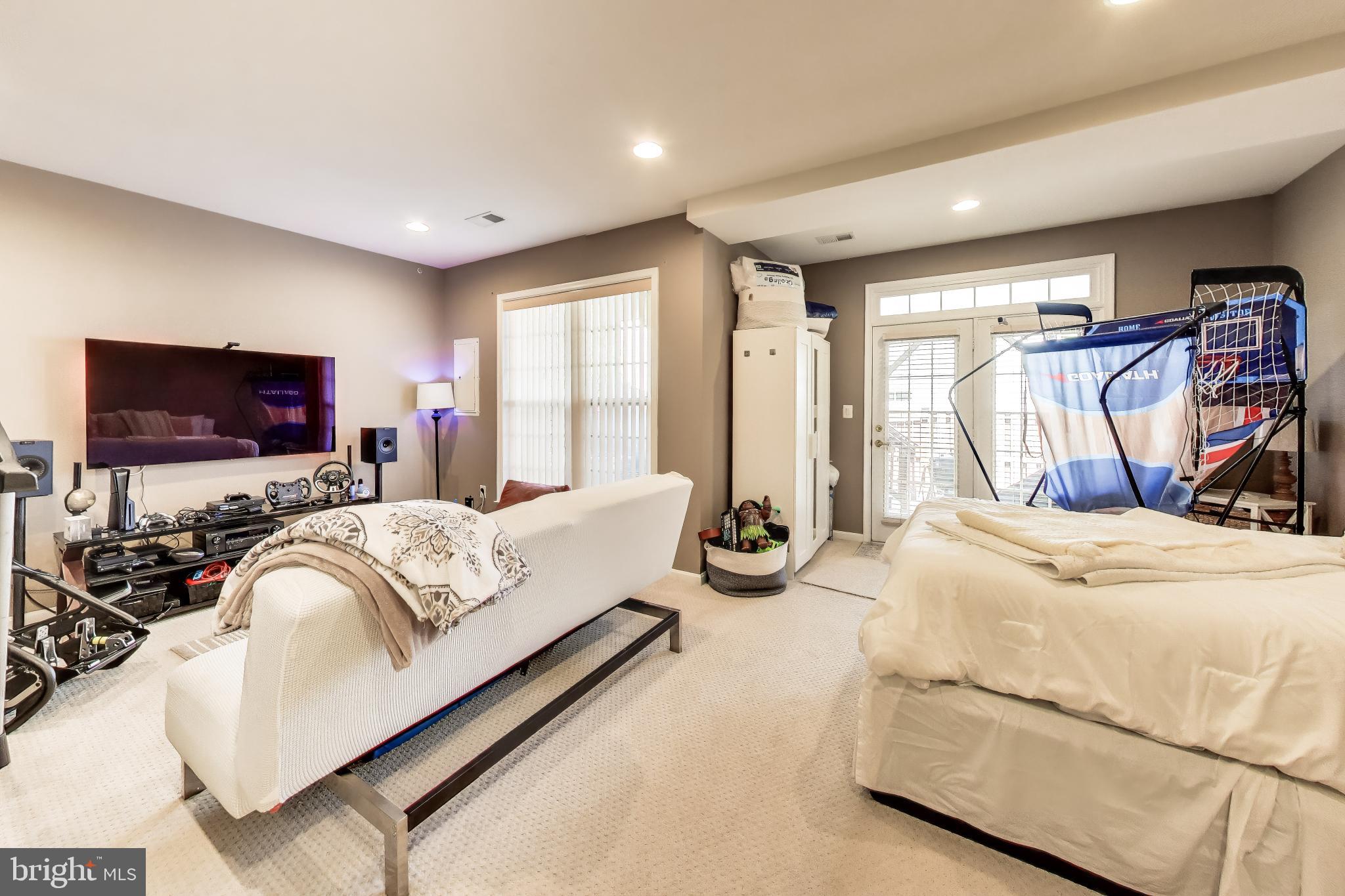 LAUREL HIGHLANDS - Residential
