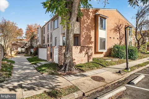 9673 Brassie Way, Gaithersburg, MD MLS: MDMC2204492