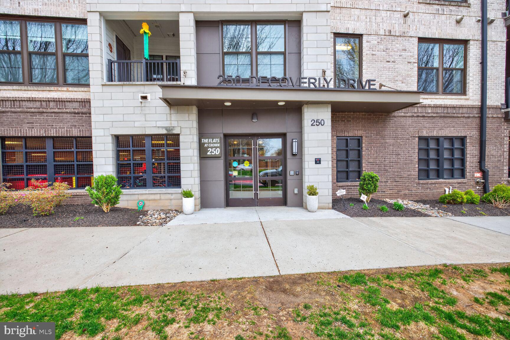 250 DECOVERLY DRIVE 325