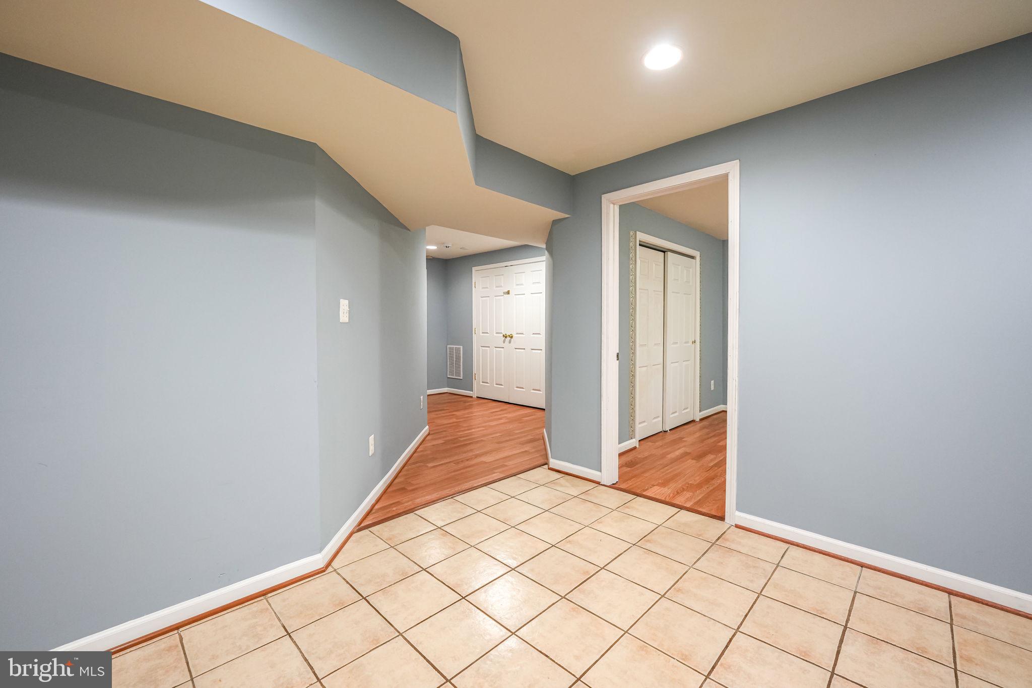 RIVENBURG - Residential Lease