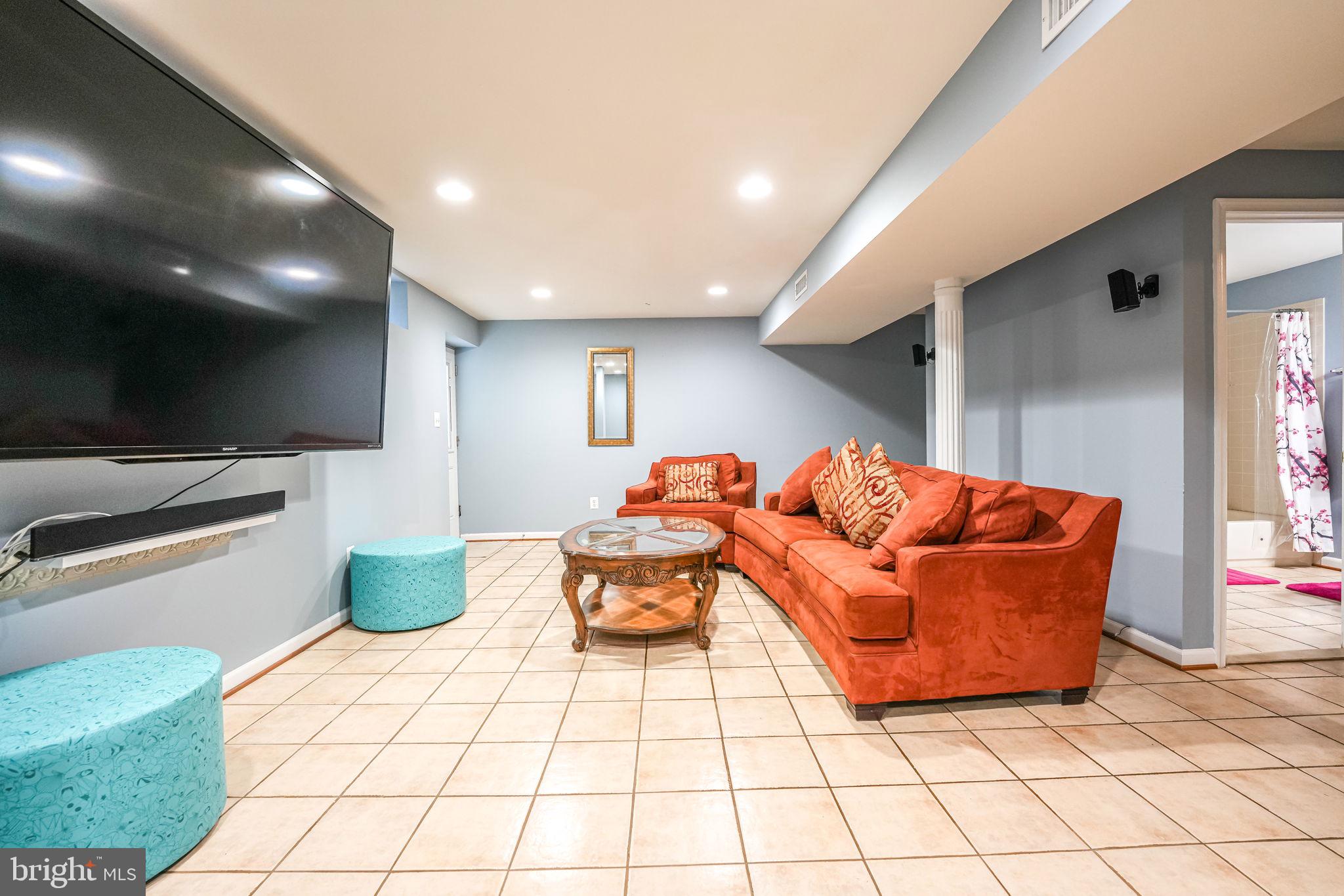 RIVENBURG - Residential Lease