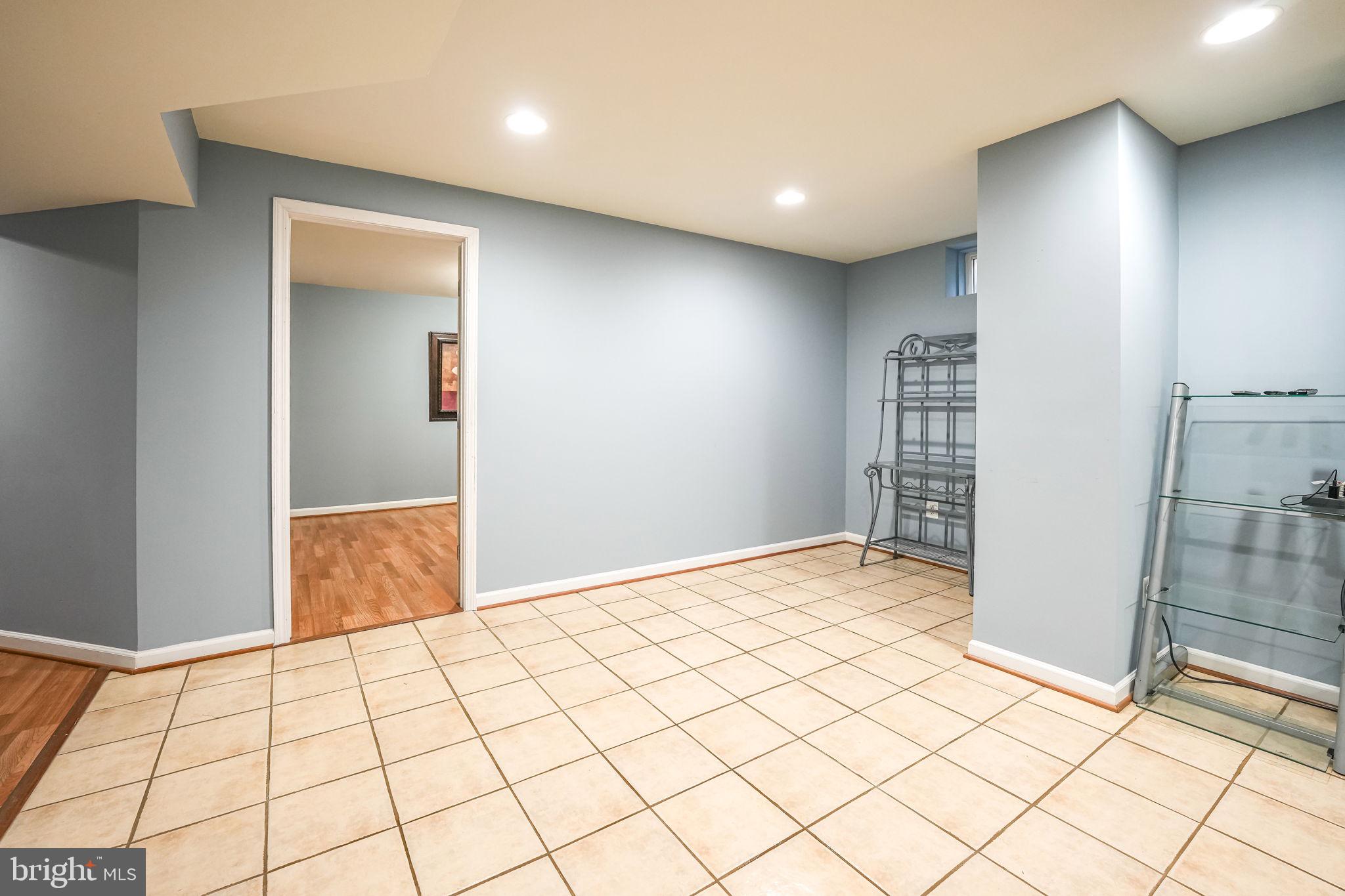 RIVENBURG - Residential Lease