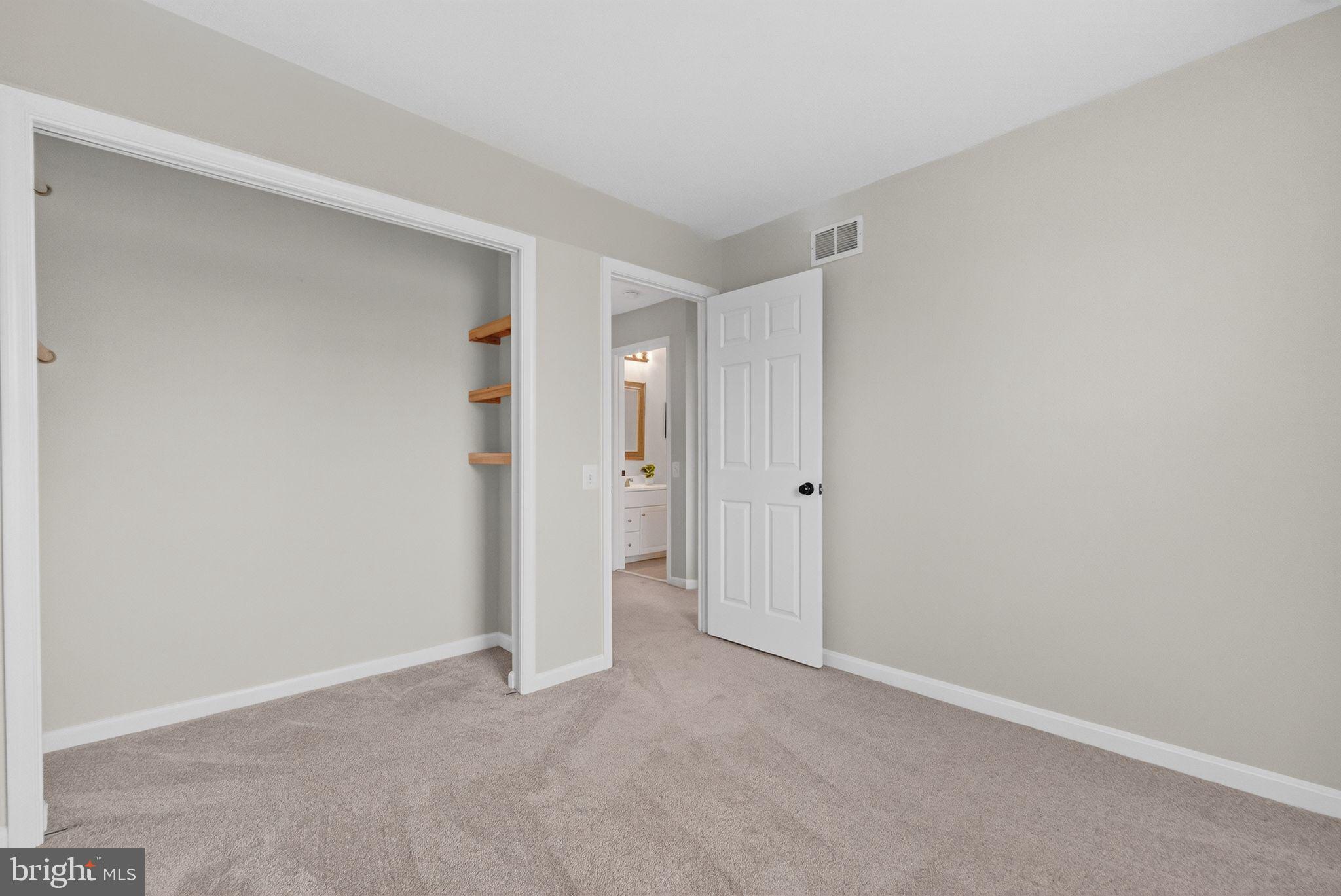 LOWES ISLAND - Residential