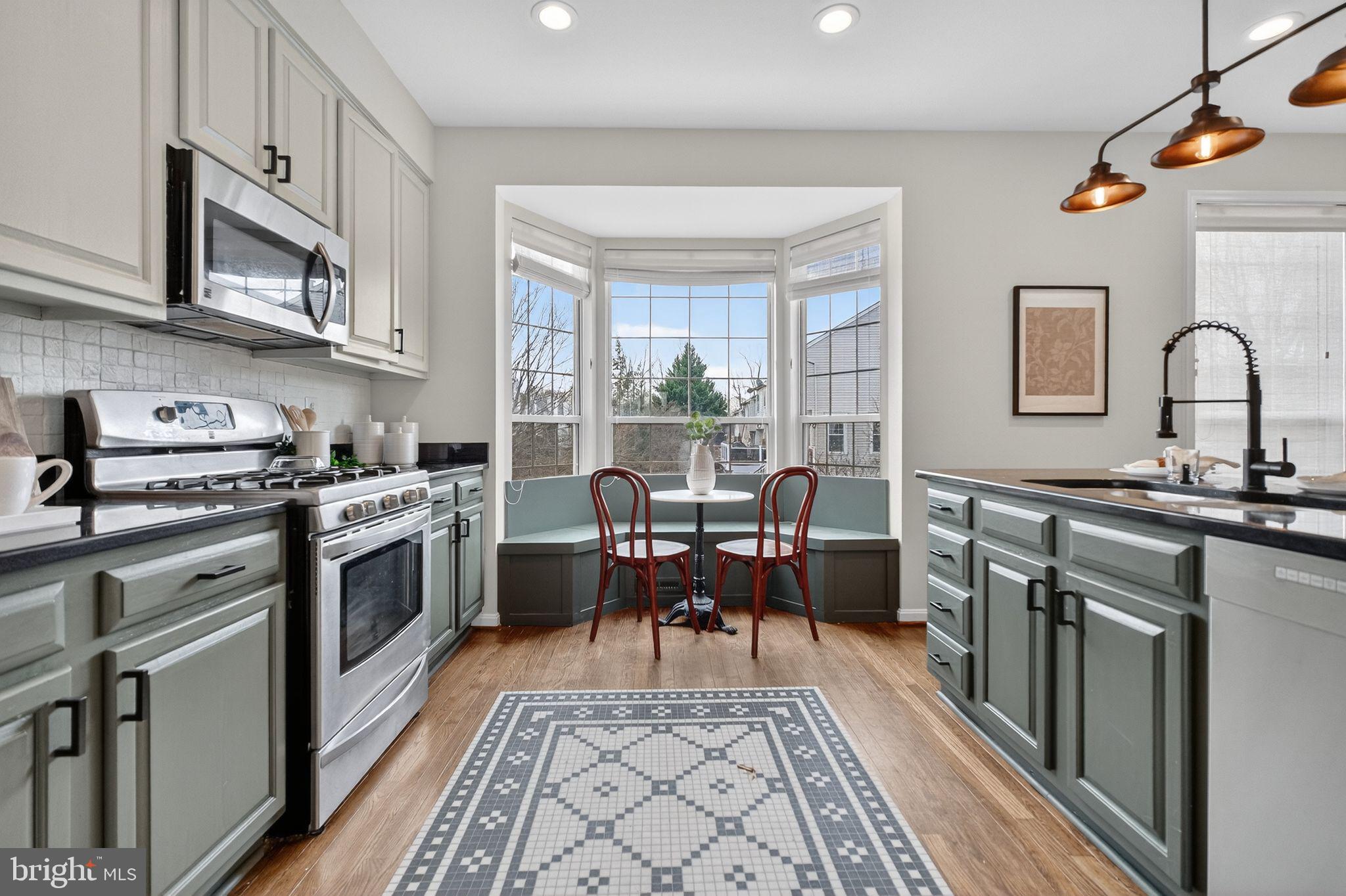 LOWES ISLAND - Residential