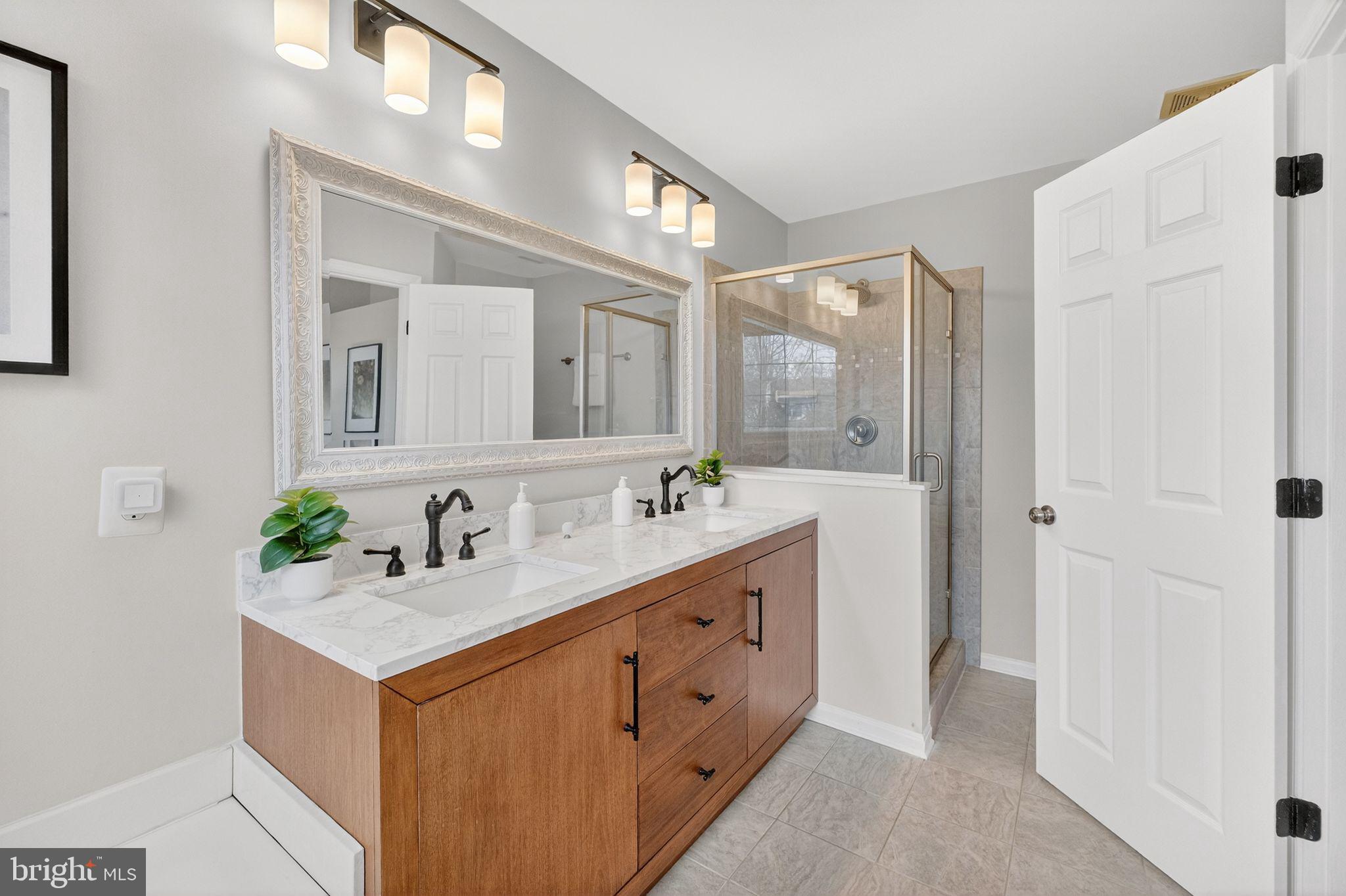 LOWES ISLAND - Residential