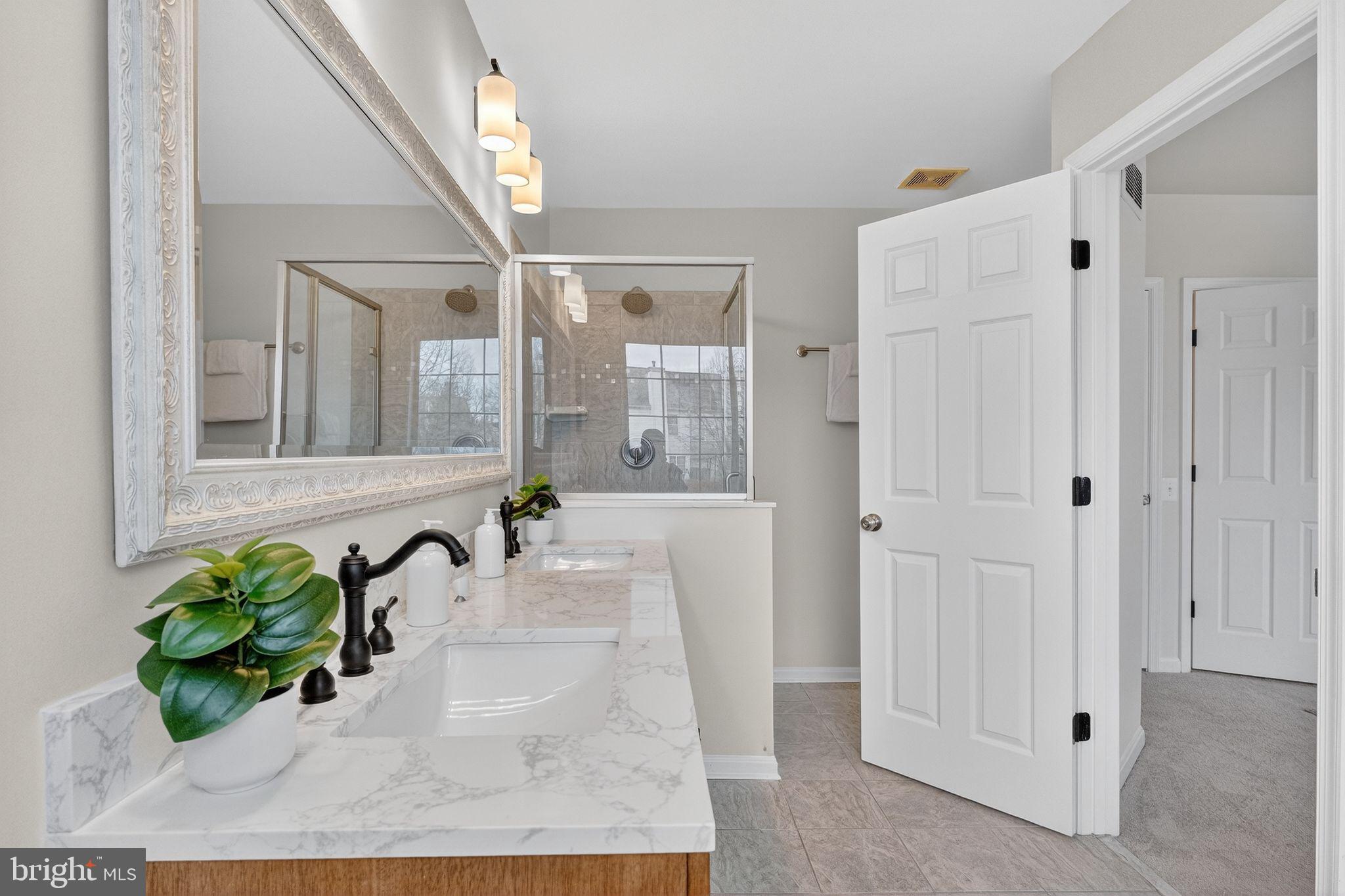 LOWES ISLAND - Residential