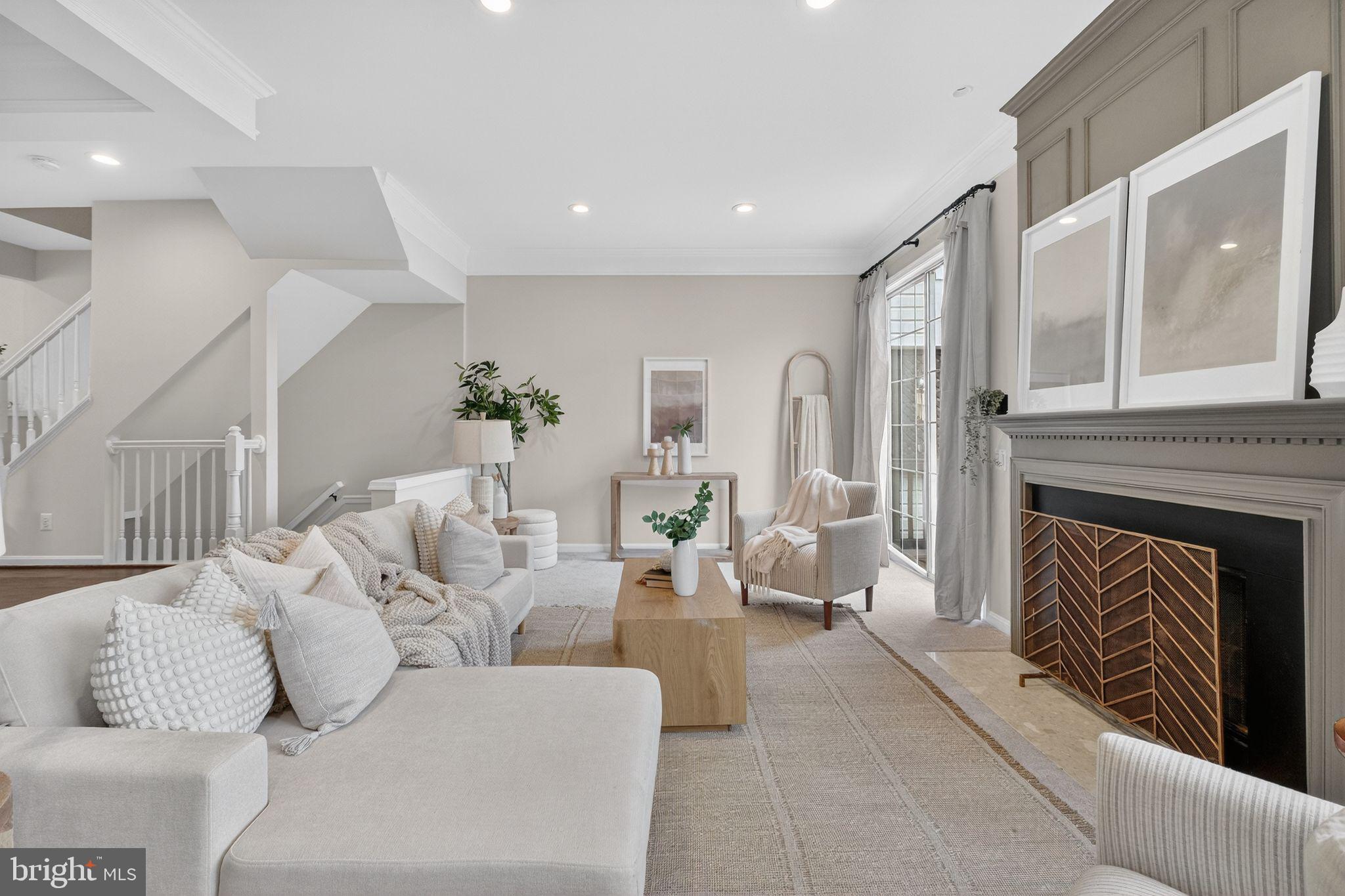 LOWES ISLAND - Residential