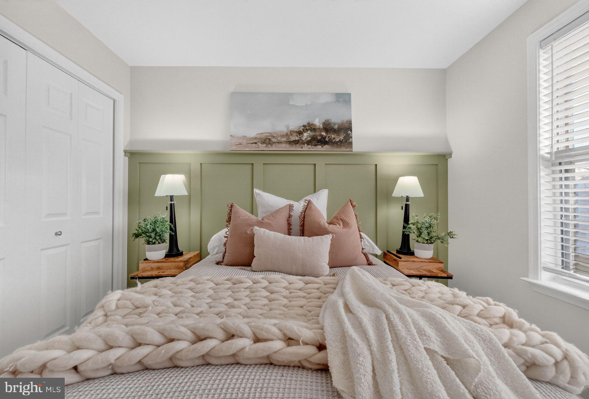 LOWES ISLAND - Residential