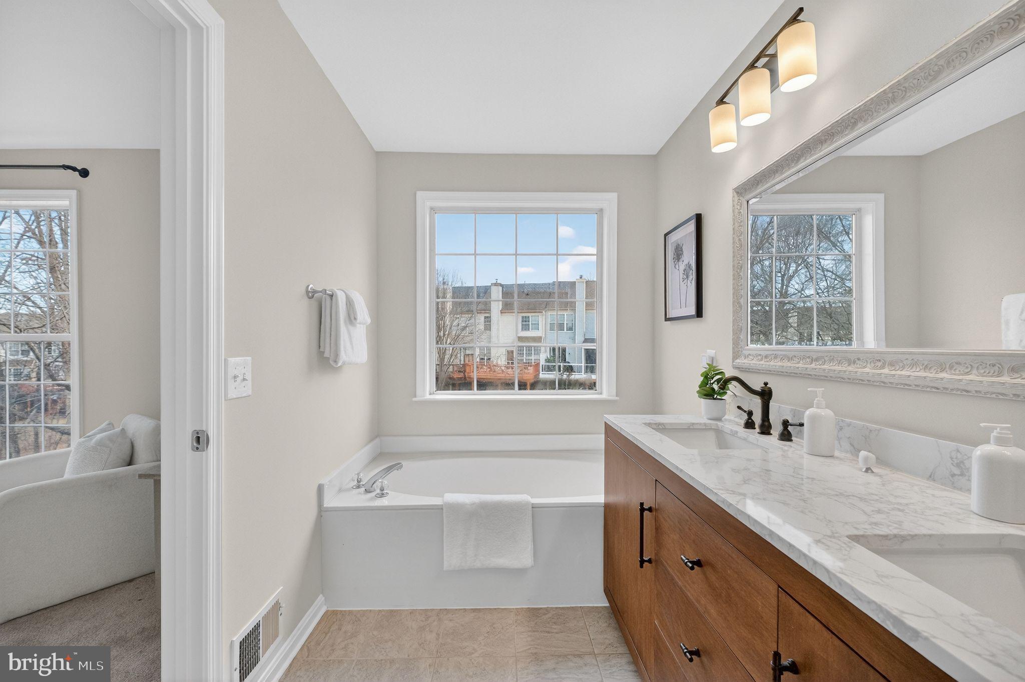 LOWES ISLAND - Residential