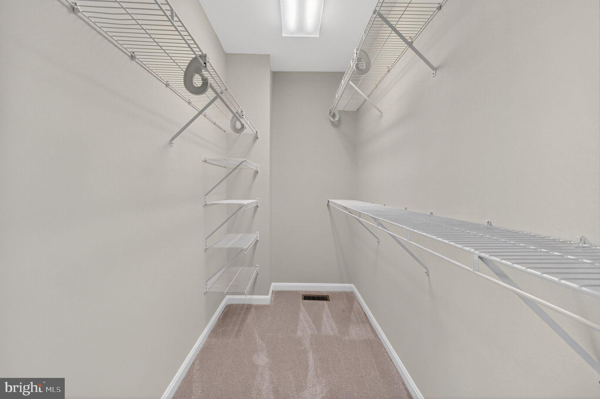 LOWES ISLAND - Residential