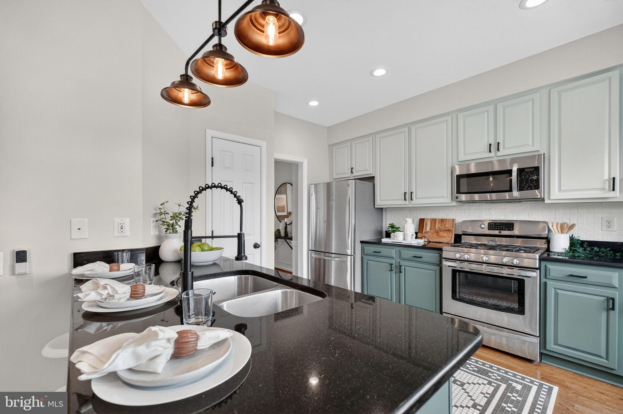 LOWES ISLAND - Residential