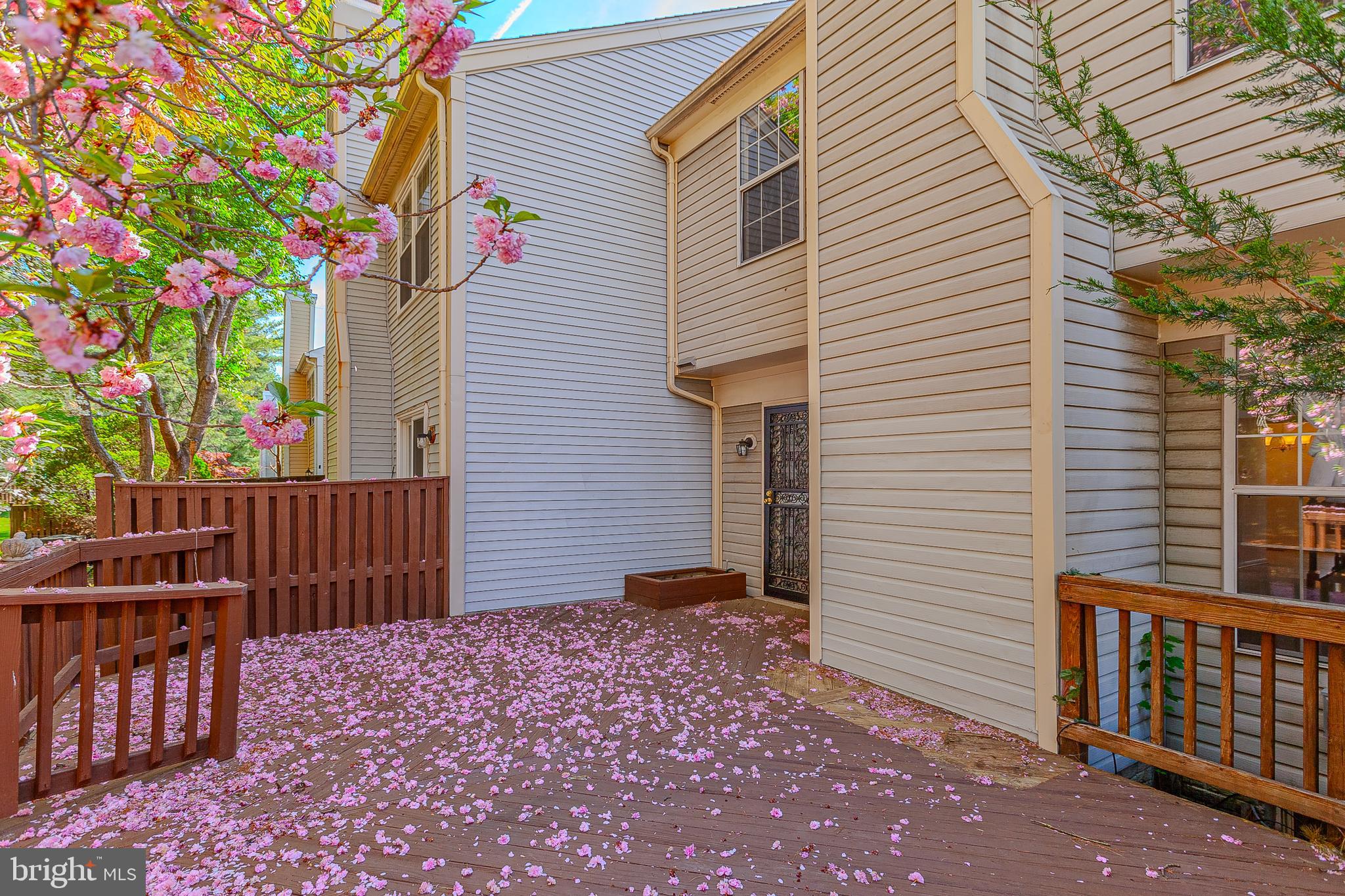 LONGMEAD - Residential