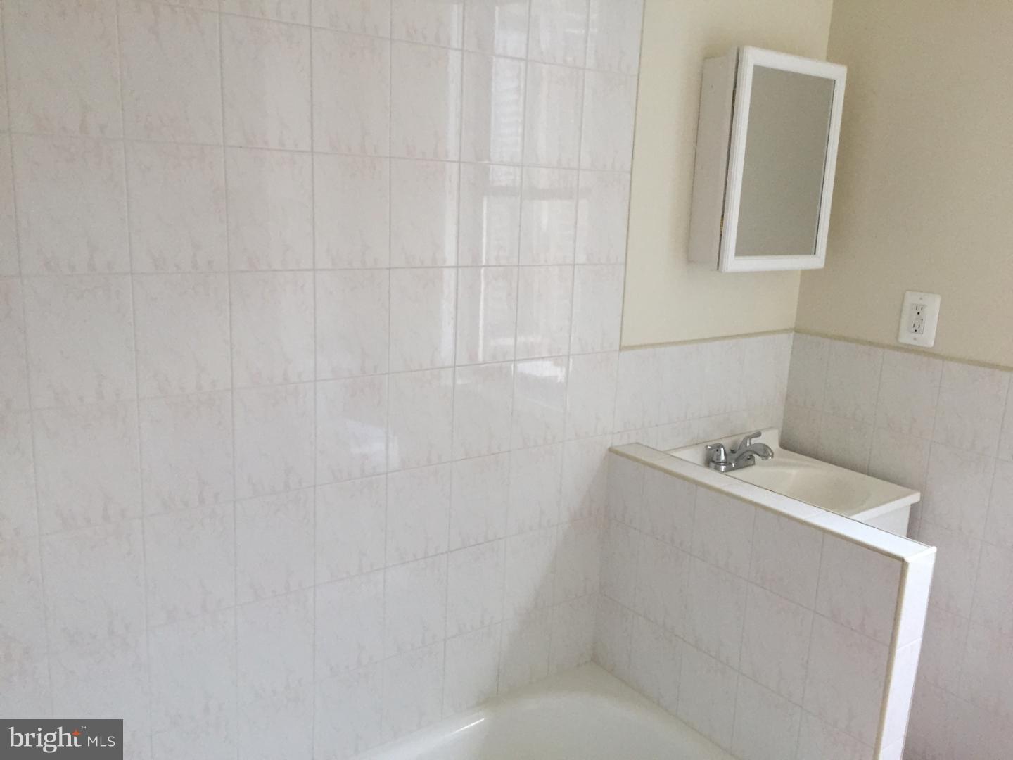 TEMPLE UNIVERSITY - Residential Lease