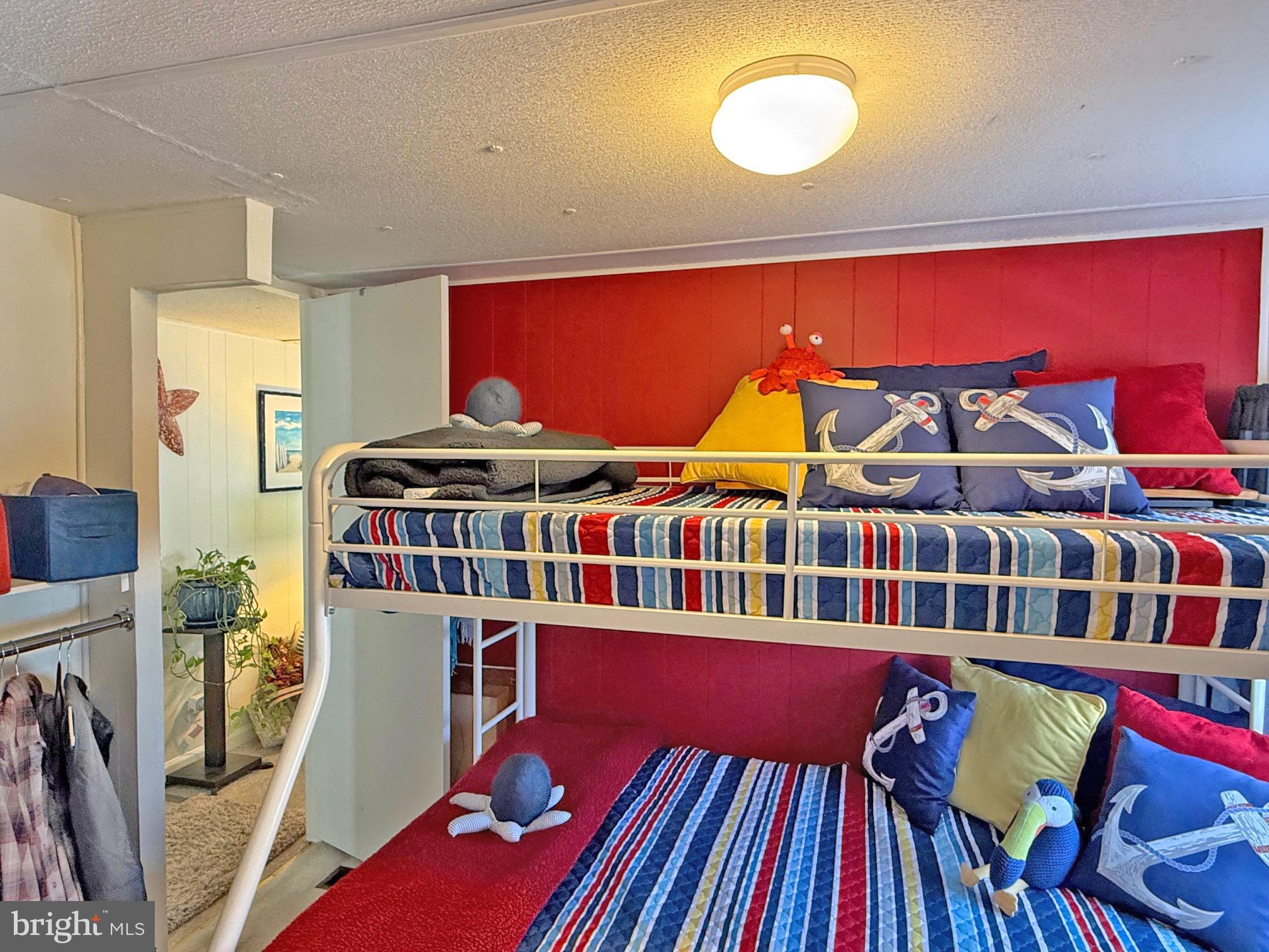 COLONIAL EAST MHP - Residential