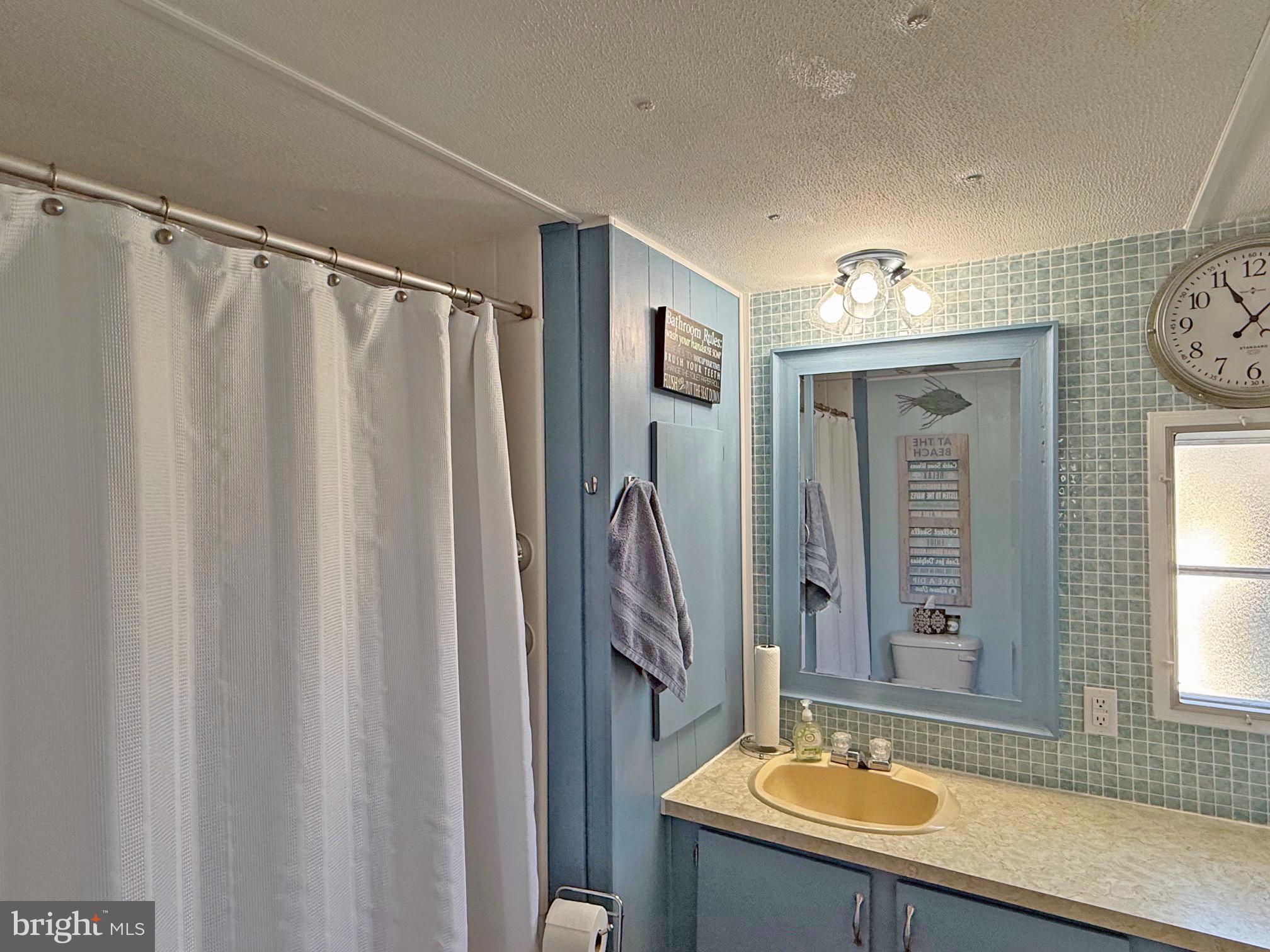 COLONIAL EAST MHP - Residential