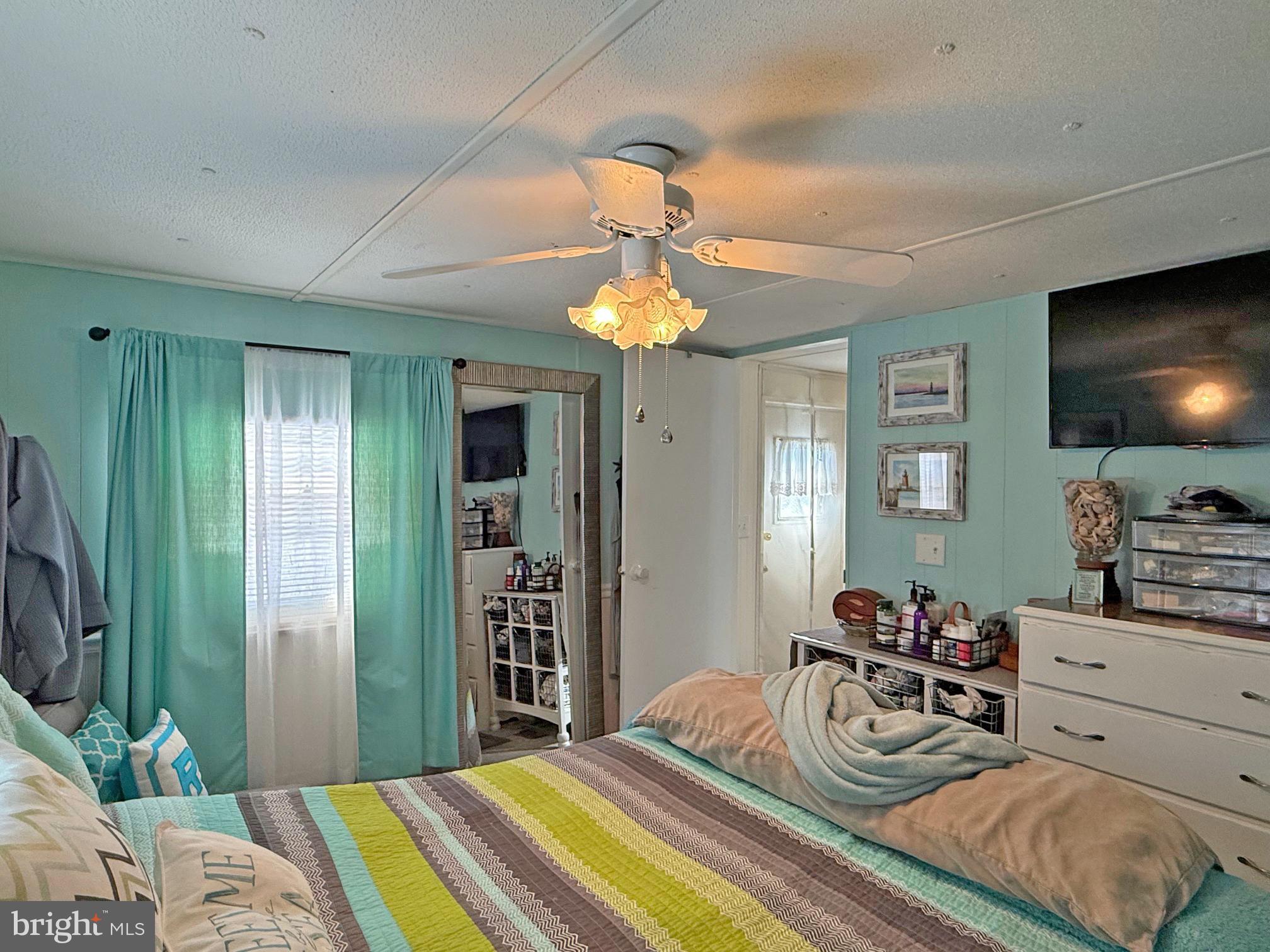 COLONIAL EAST MHP - Residential