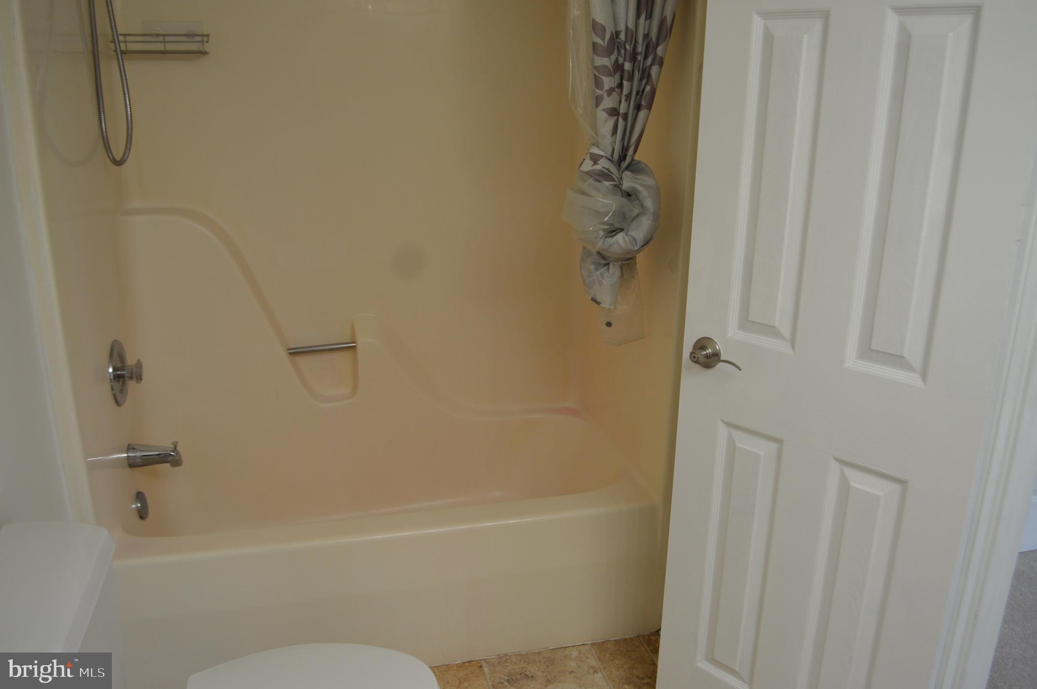 ROUNDHOUSE SQUARE - Residential Lease