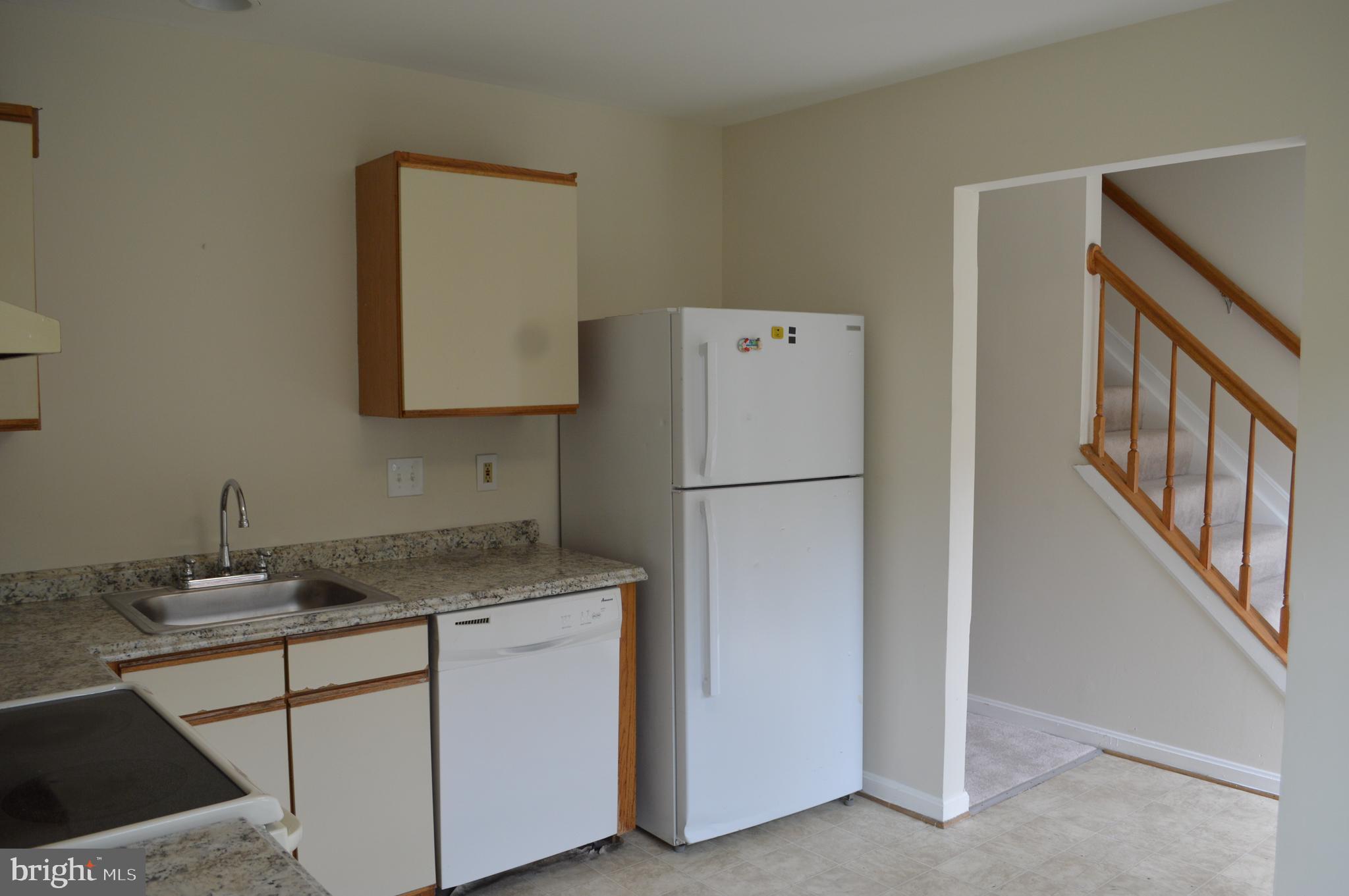 ROUNDHOUSE SQUARE - Residential Lease