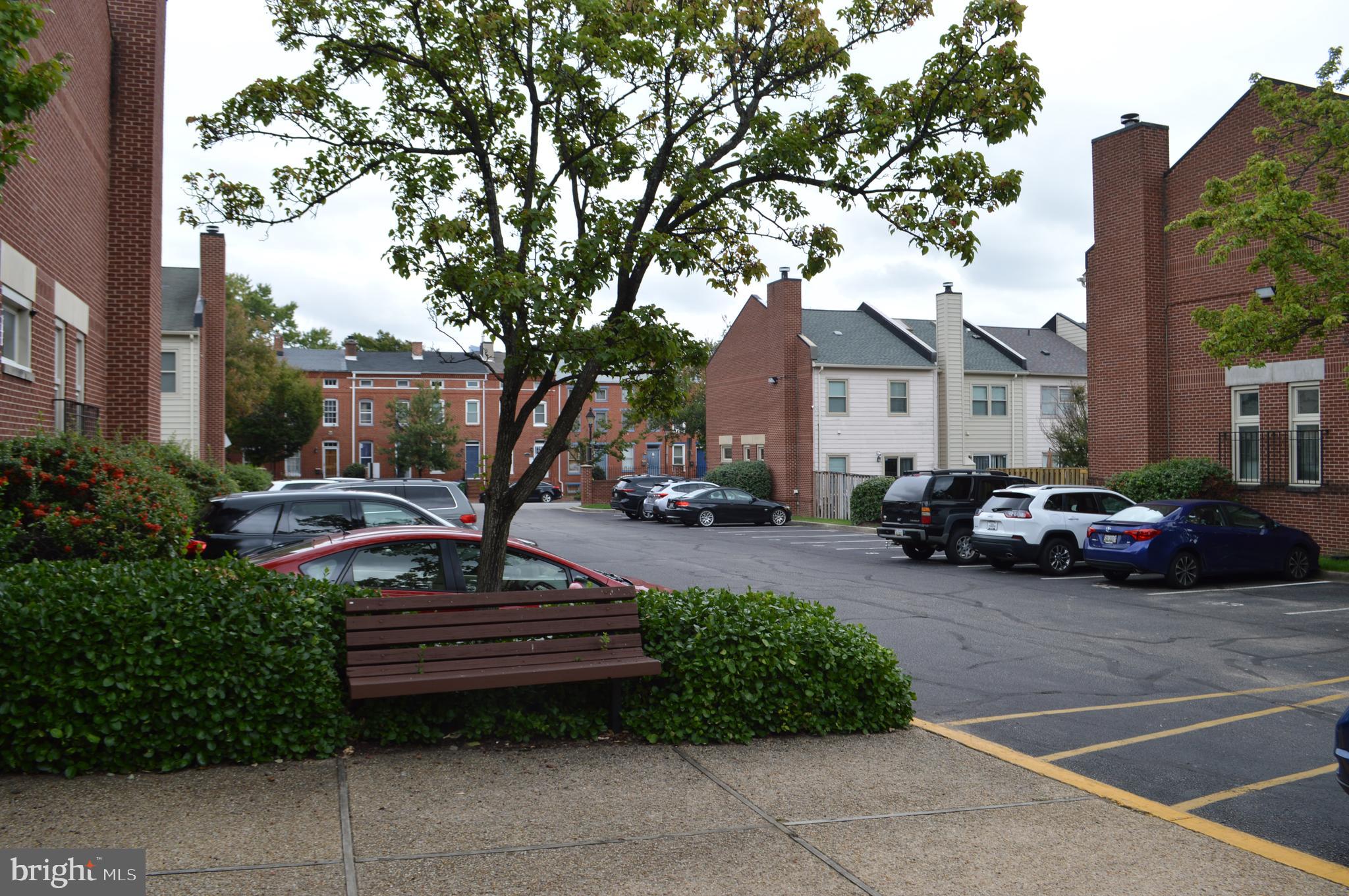 ROUNDHOUSE SQUARE - Residential Lease