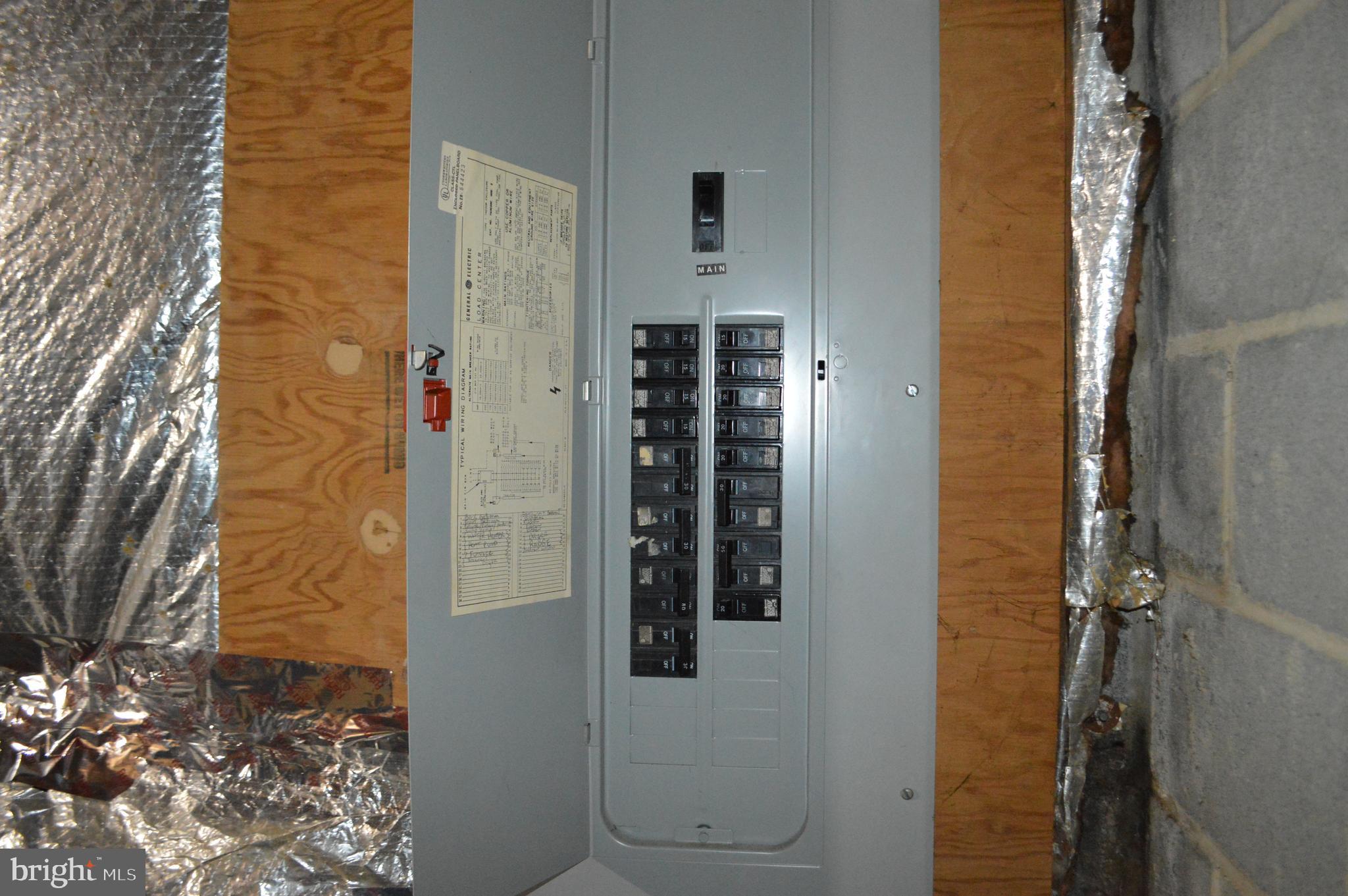 ROUNDHOUSE SQUARE - Residential Lease