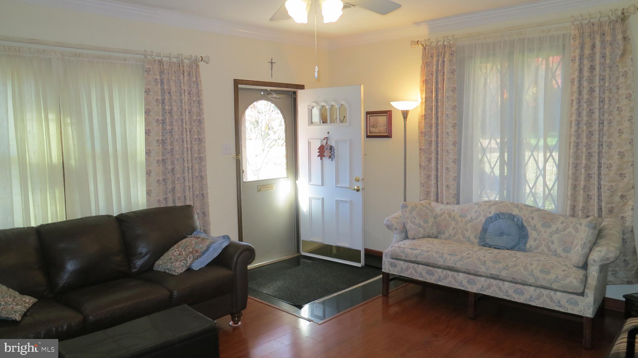 1528 STAPLER DRIVE
