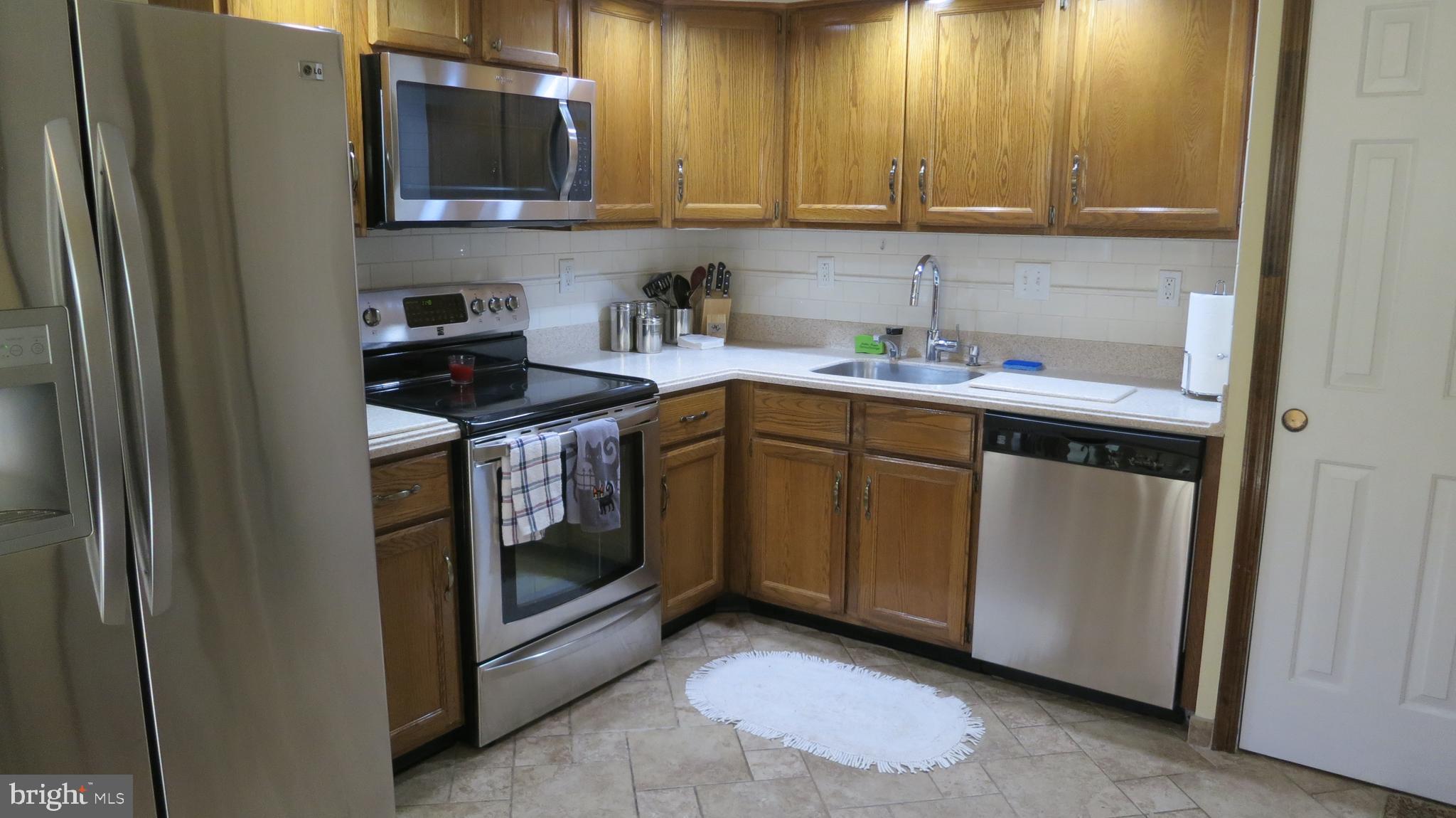 1528 STAPLER DRIVE