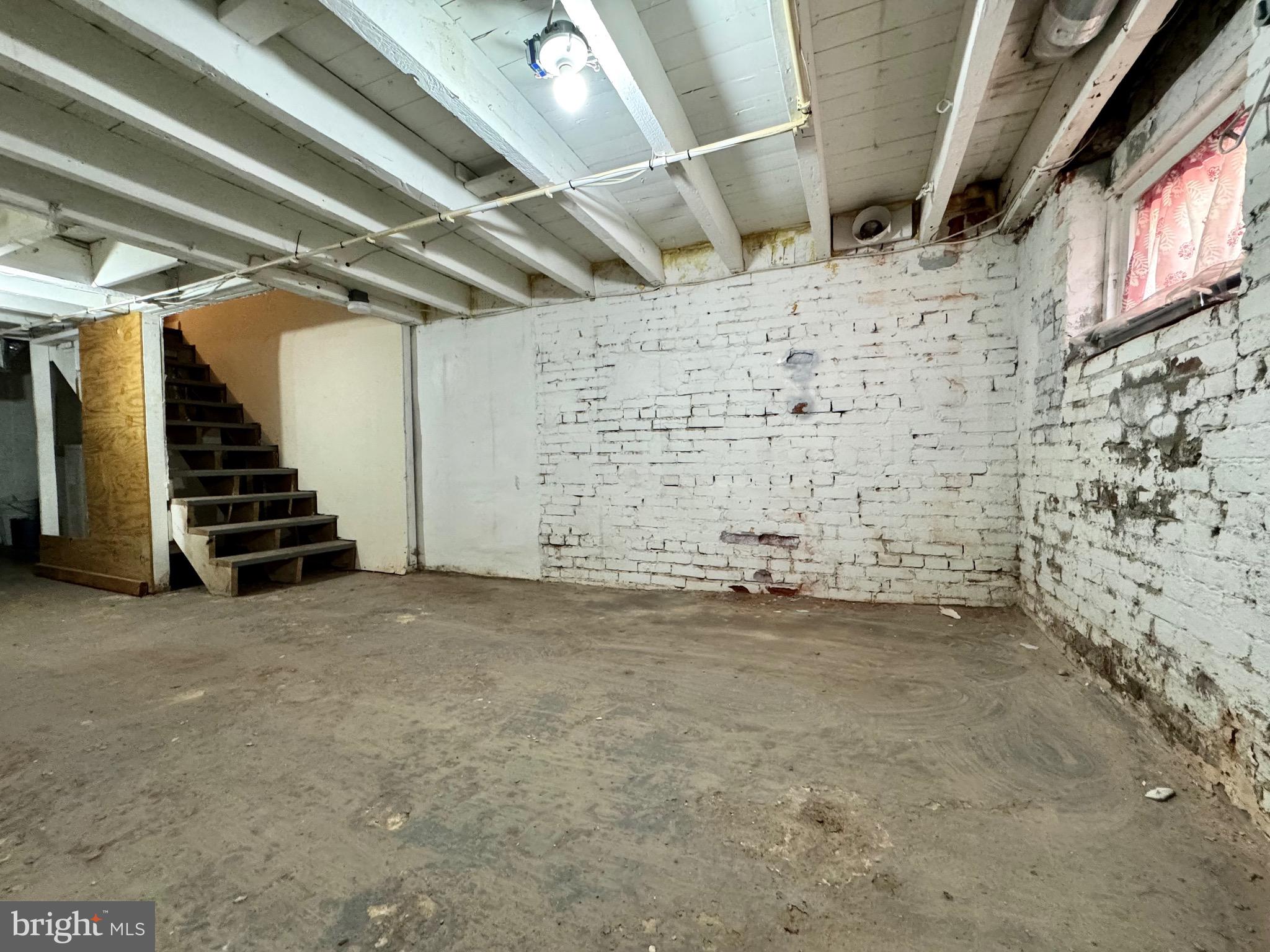 LOCUST POINT - Residential Lease