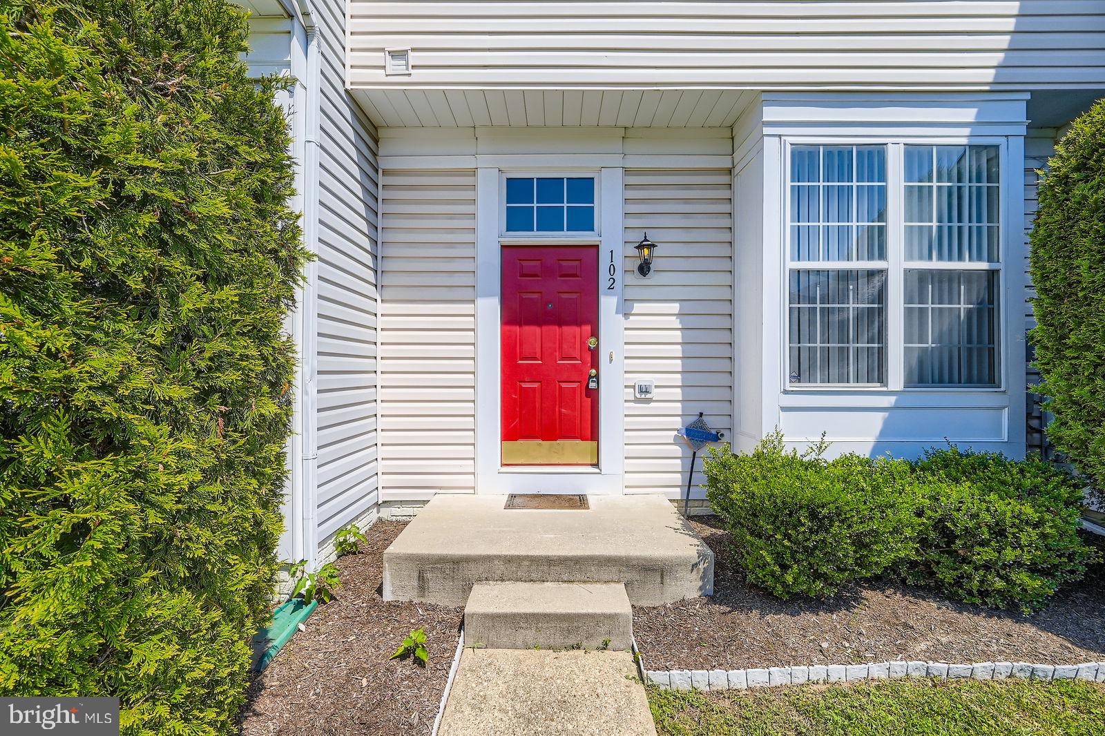 102 HIDDEN HILL CIRCLE