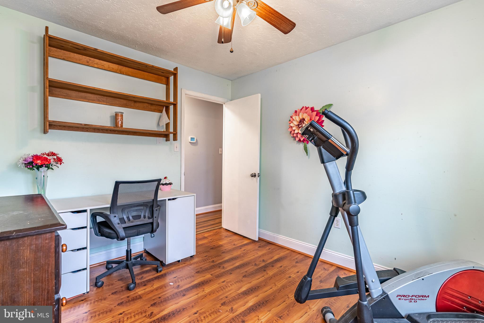 COUNTRY LAKES - Residential