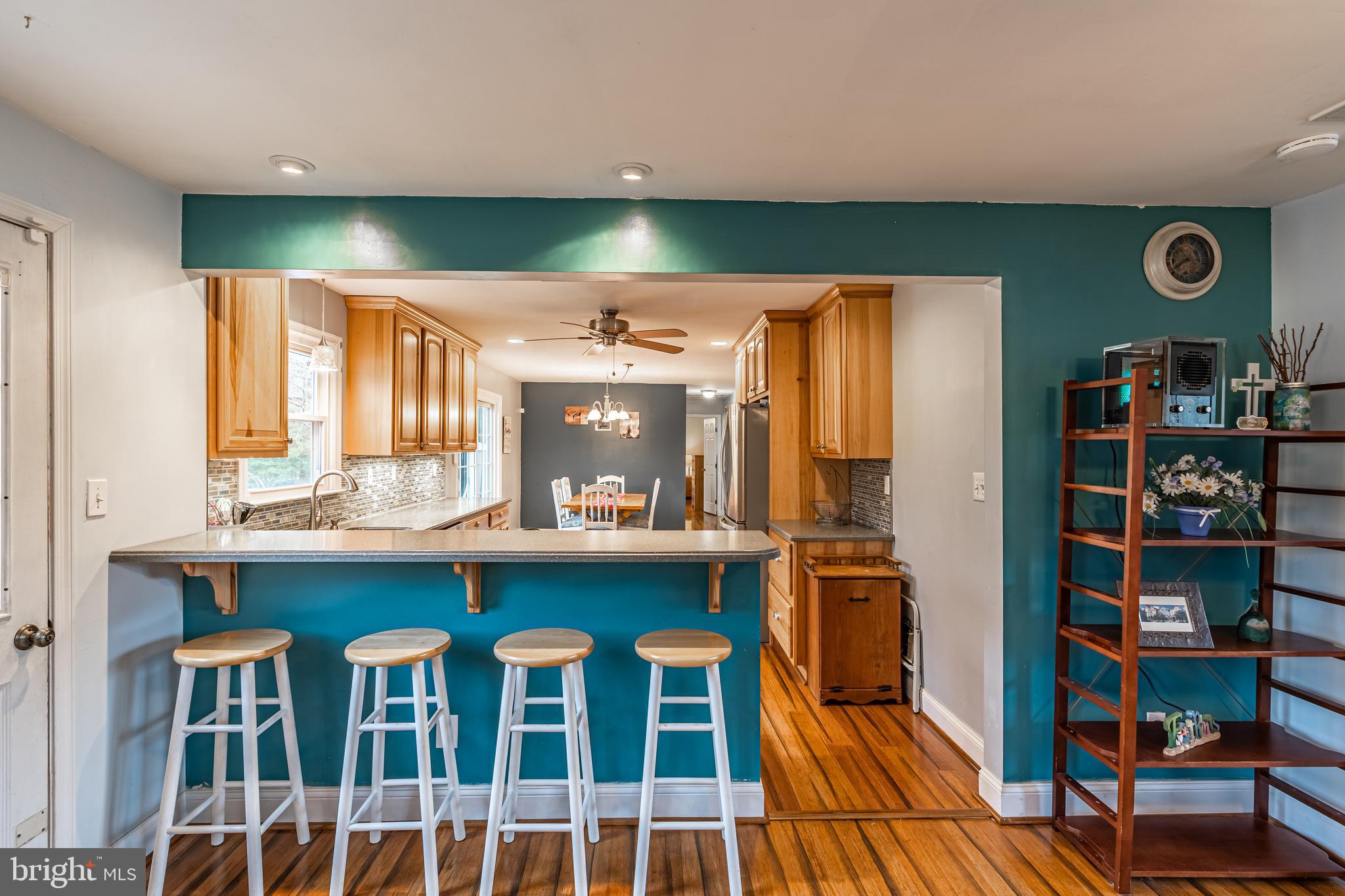 COUNTRY LAKES - Residential