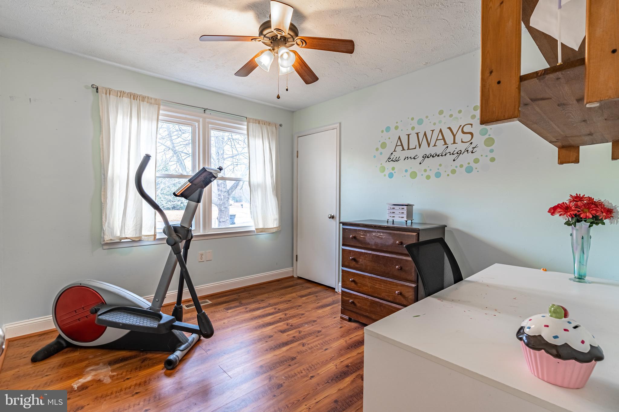 COUNTRY LAKES - Residential