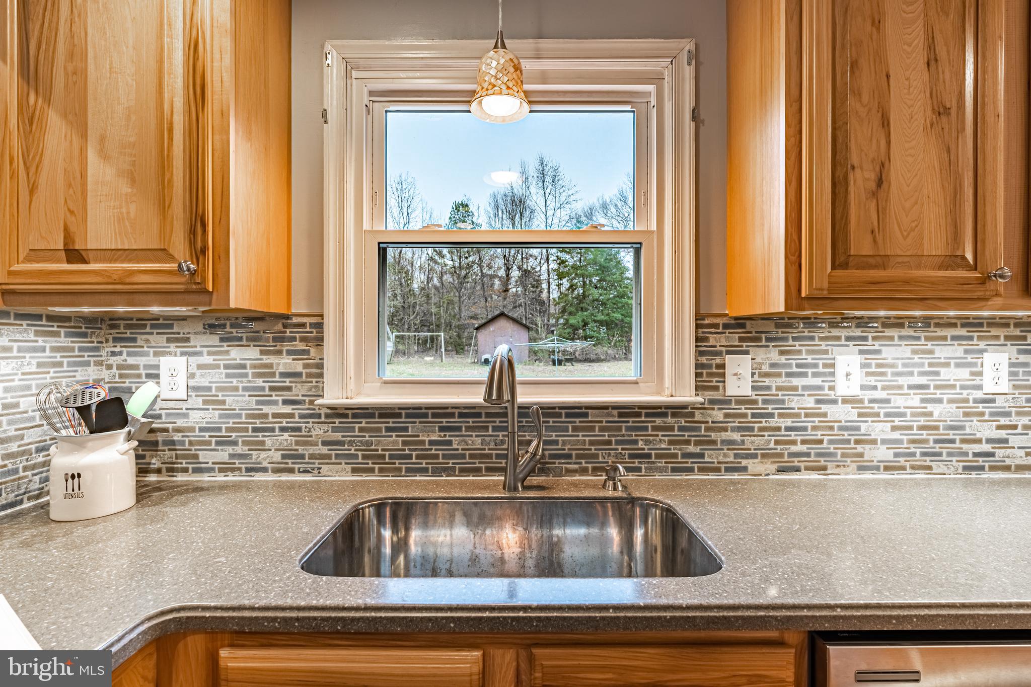 COUNTRY LAKES - Residential