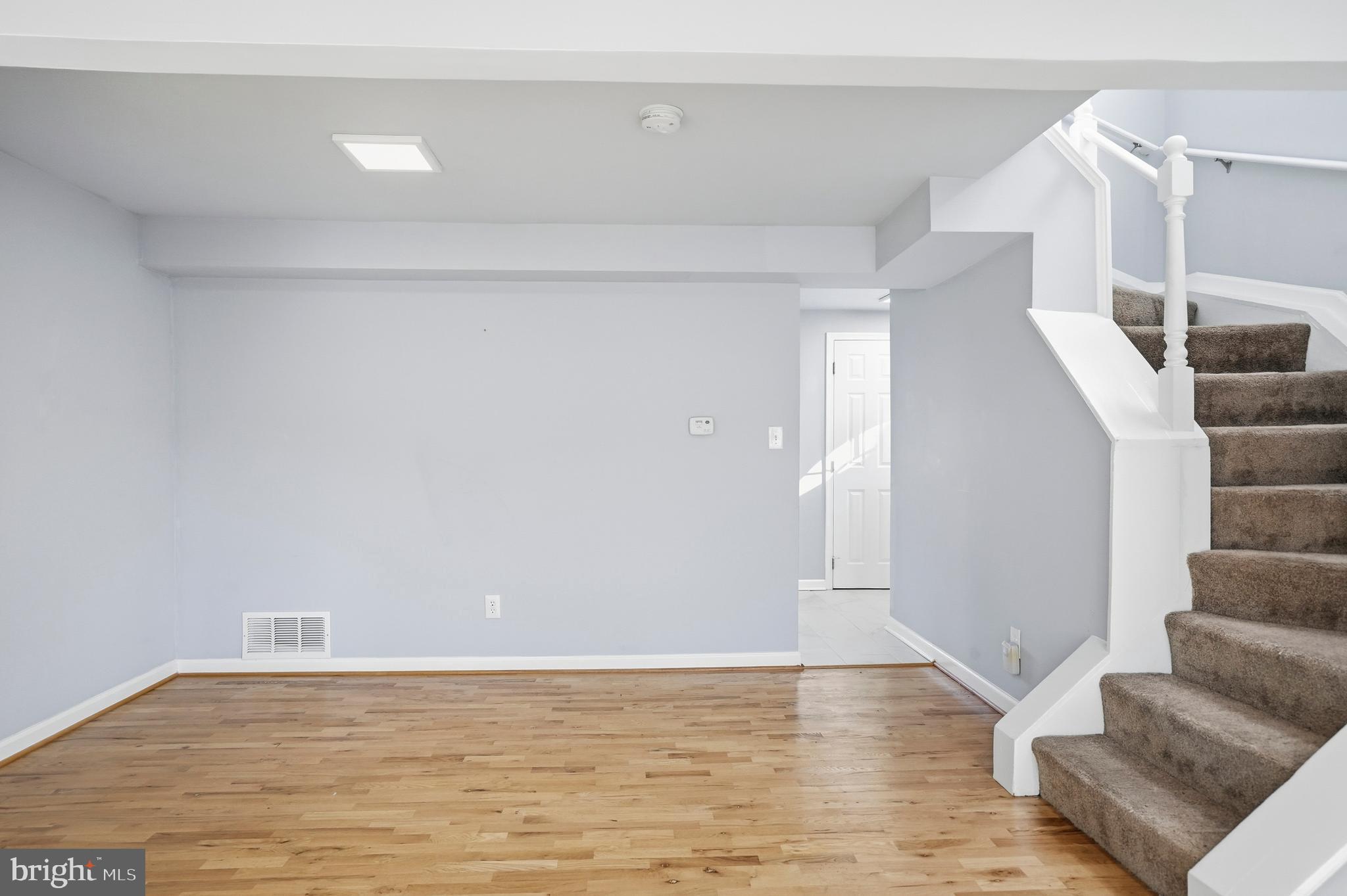 KINGS COURT - Residential