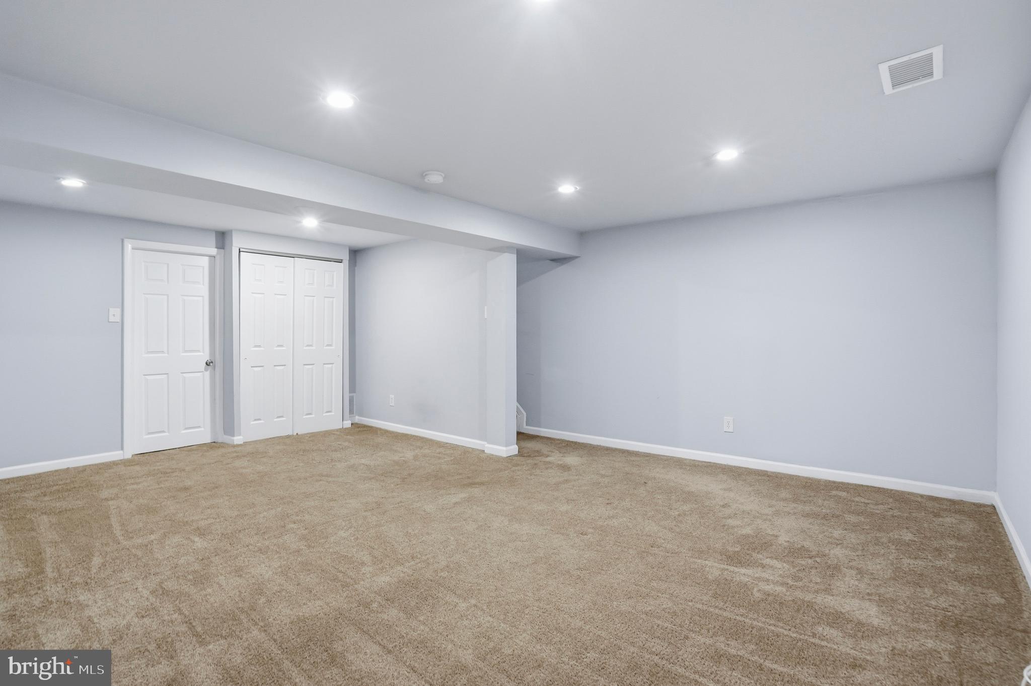 KINGS COURT - Residential