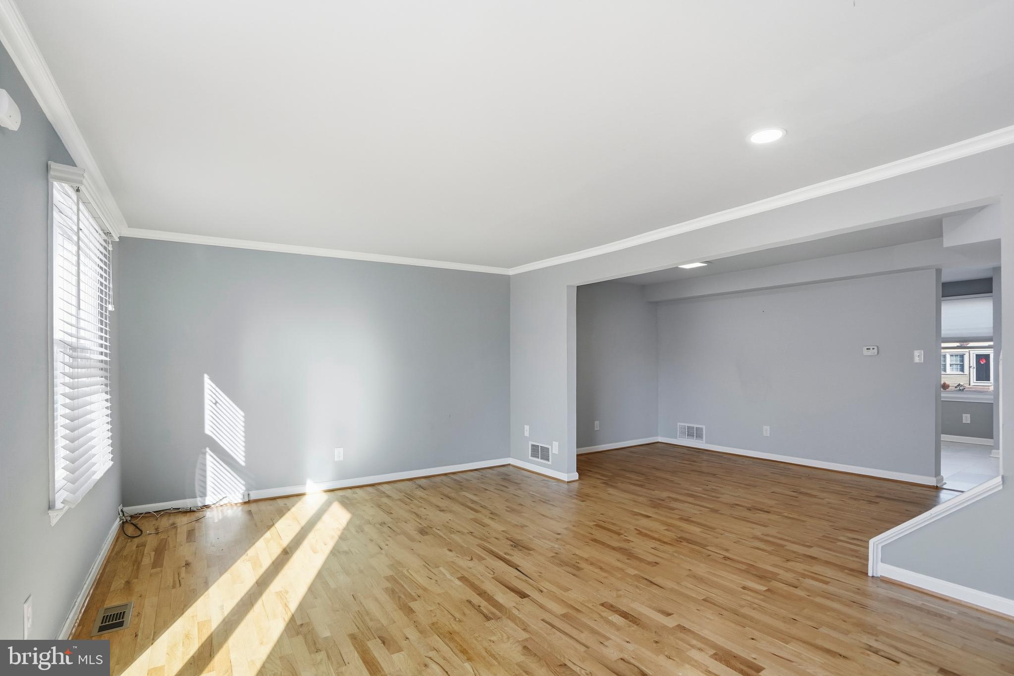 KINGS COURT - Residential