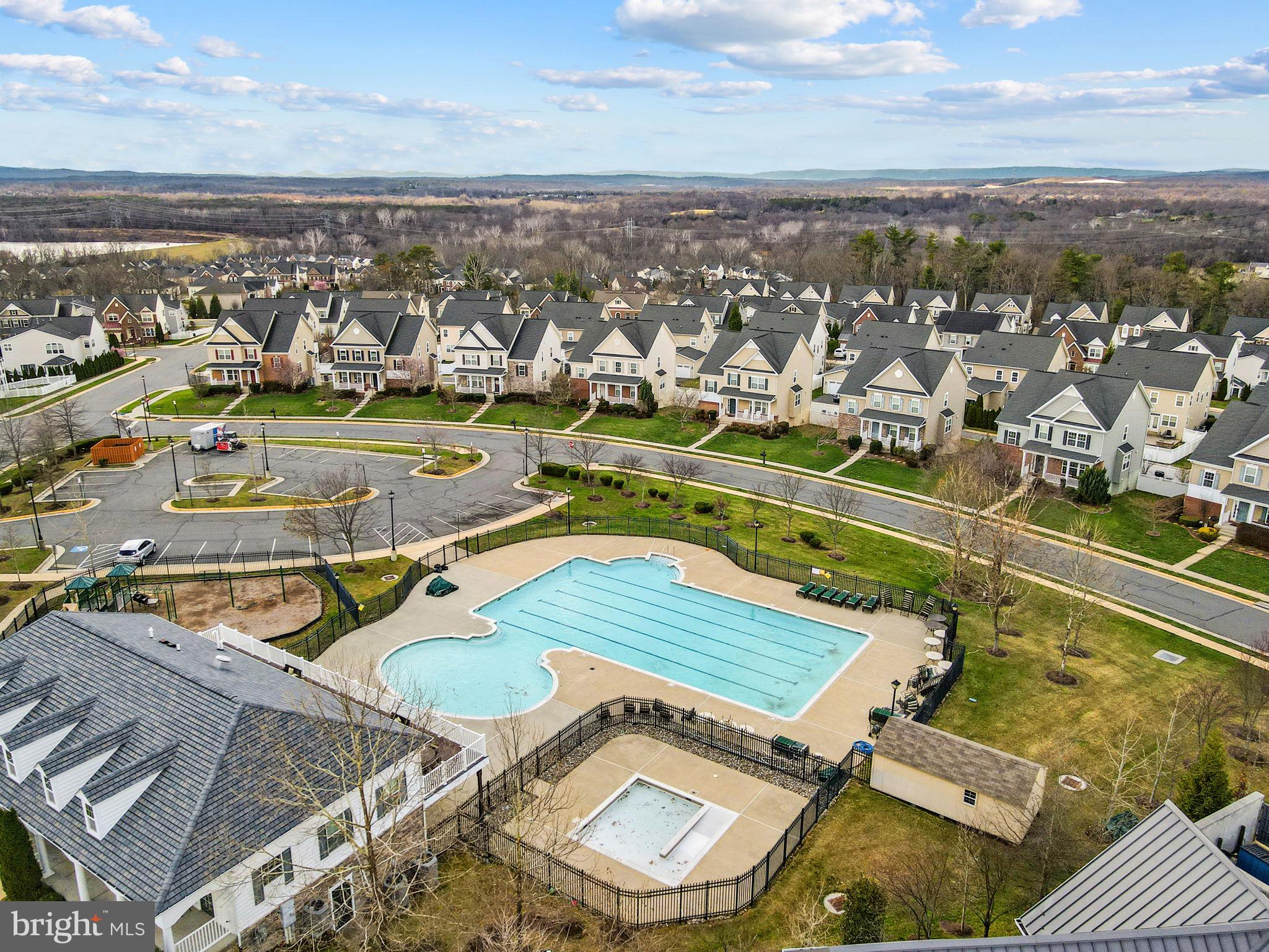 42553 SUNSET RIDGE SQUARE