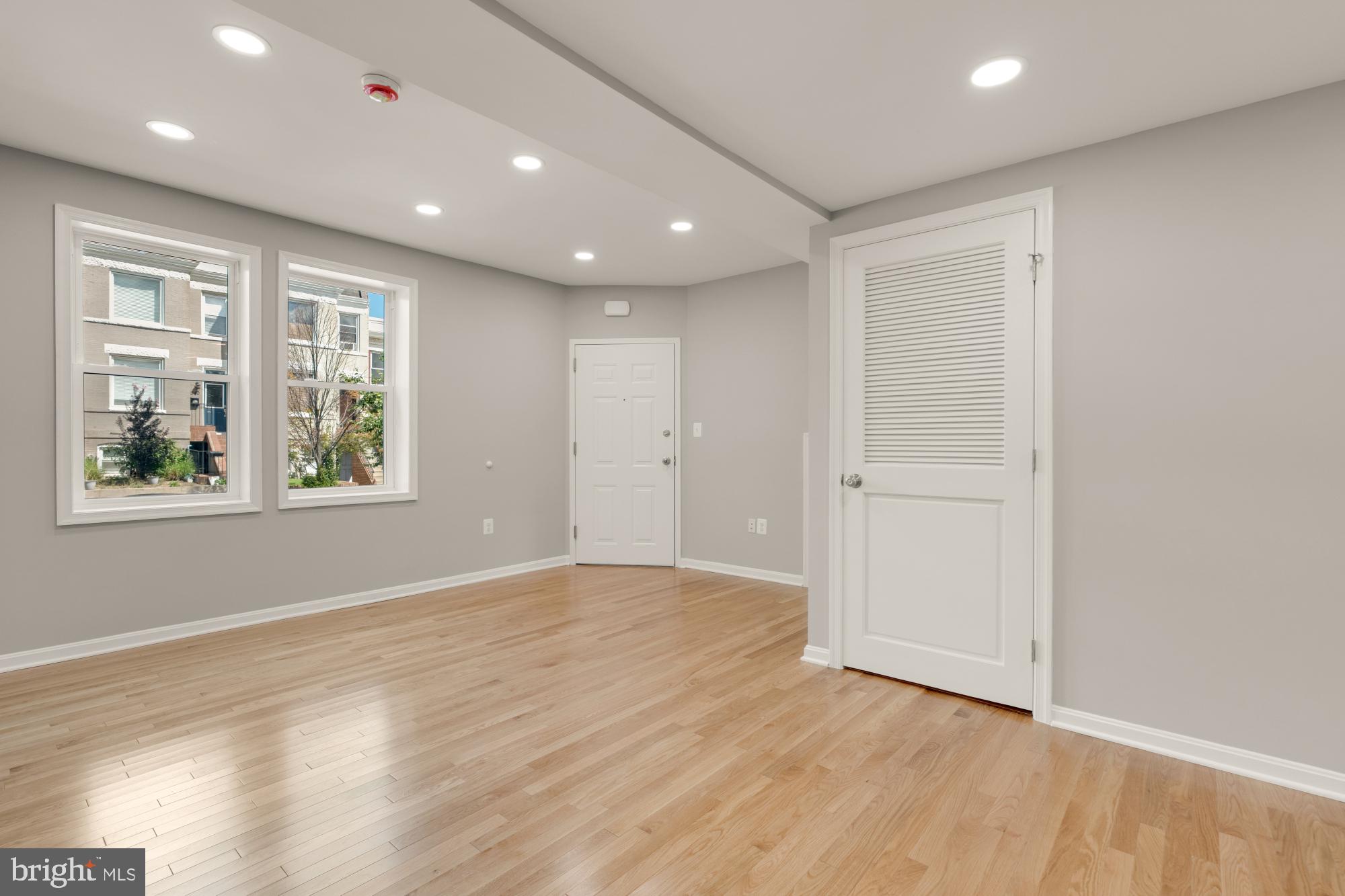 303 SEATON PLACE NE 2