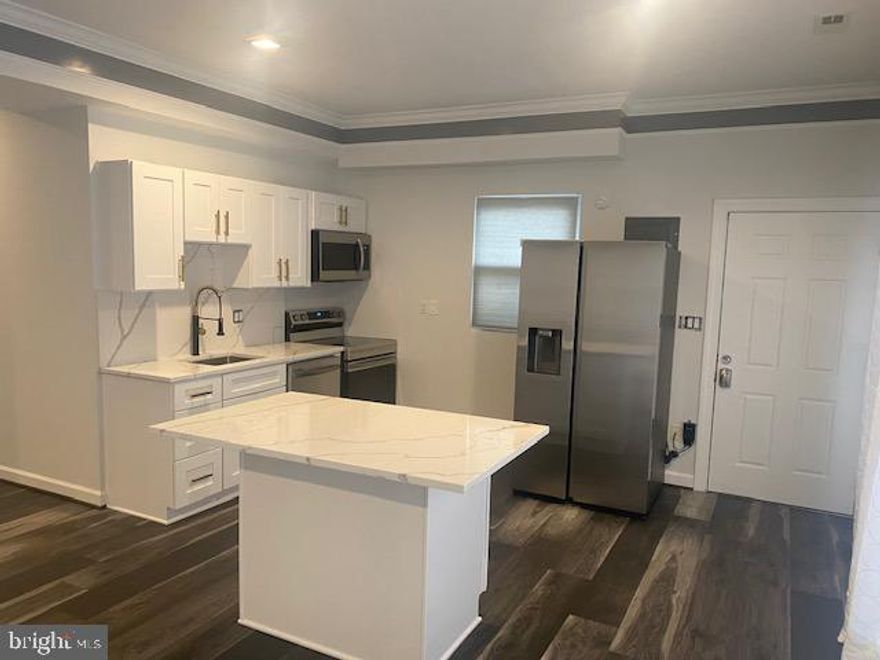 Newly renovated 1100 SQFT open floor plan Guest House in a great location. Brand new luxury vinyl plank throughout the entire house. Full bath with porcelain tile with brand new washer, dryer, new kitchen with new cabinets, countertop, refrigerator, oven, microwave and hot water heater.  All utilities are included! Gated home.